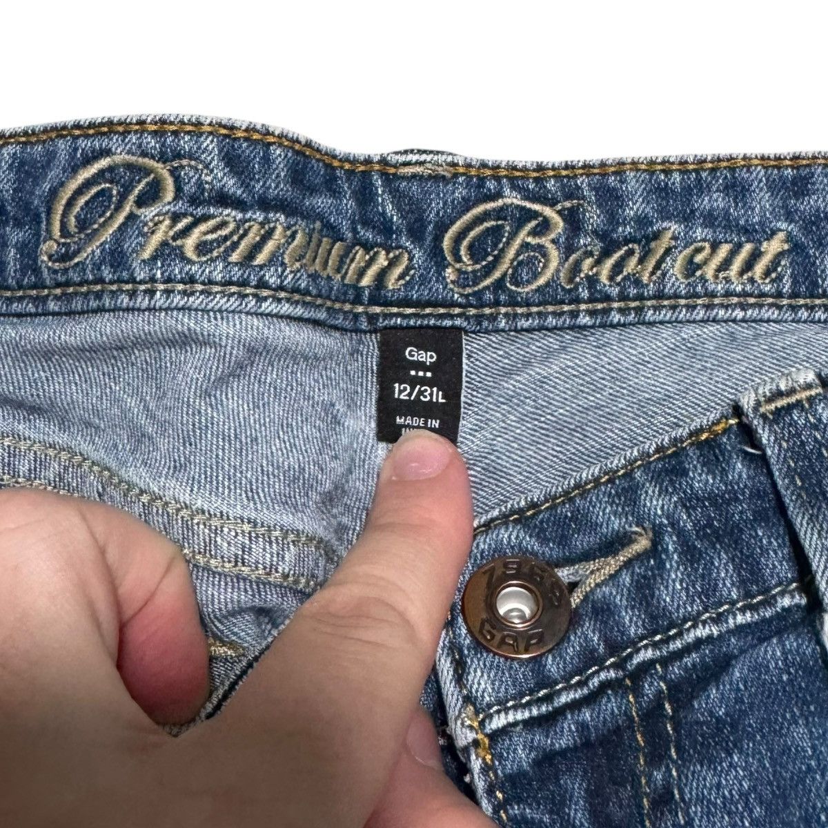 Gap Gap Premium Bootcut Medium Wash Jean Pants Women’s 12 Size 34" / US 12 / IT 48 - 4 Thumbnail