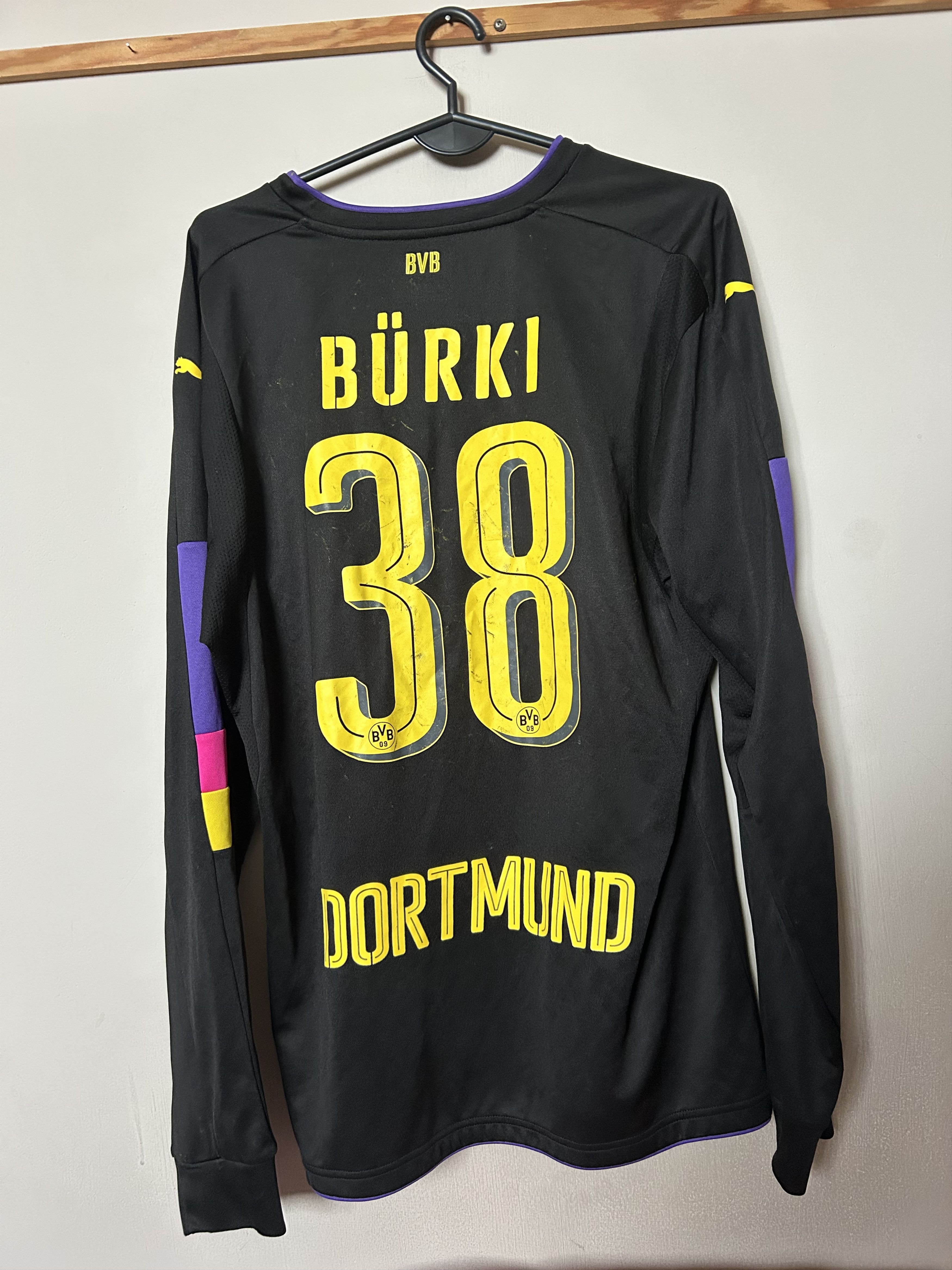 Puma BORUSSIA DORTMUND #38 BURKI - 2016 - 2017 - L - UNIQUE Size US L / EU 52-54 / 3 - 1 Thumbnail