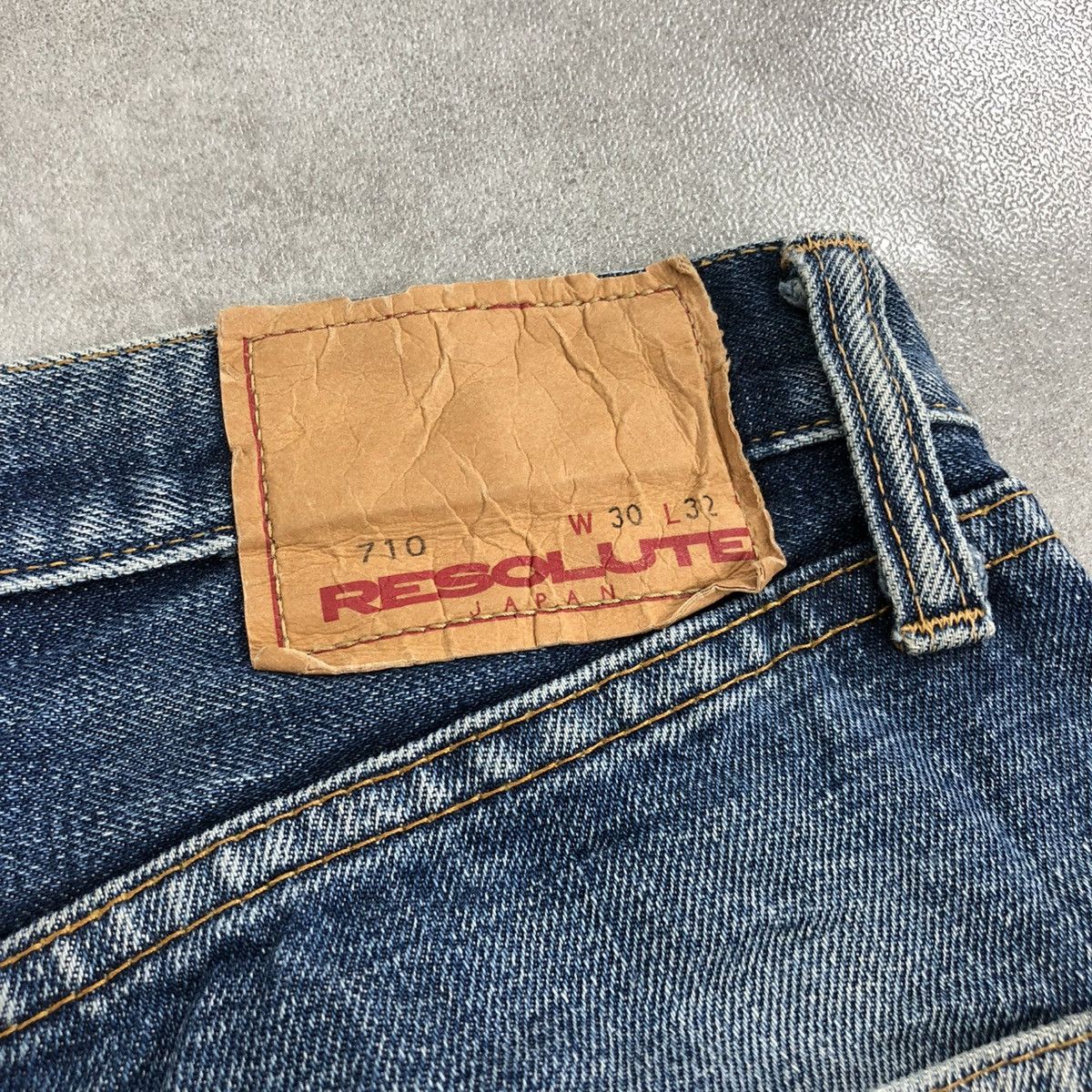 Japanese Brand 🇯🇵 Vintage Resolute 710 Japan Distressed Faded Selvedge Jeans Size US 30 / EU 46 - 16 Thumbnail