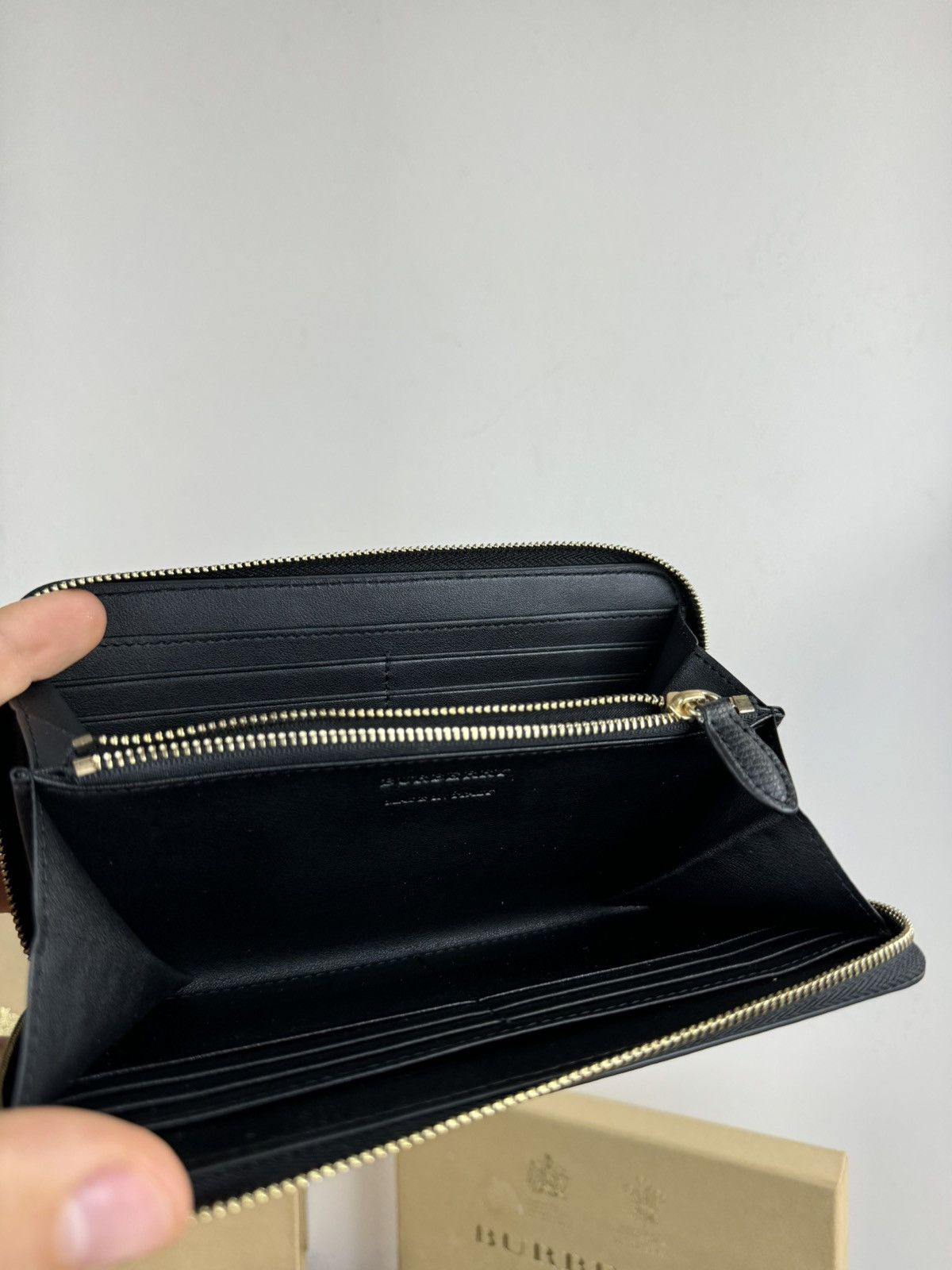 Burberry × Leather × Vintage Leather wallet clutch Burberry original luxury casual item Size ONE SIZE - 4 Thumbnail