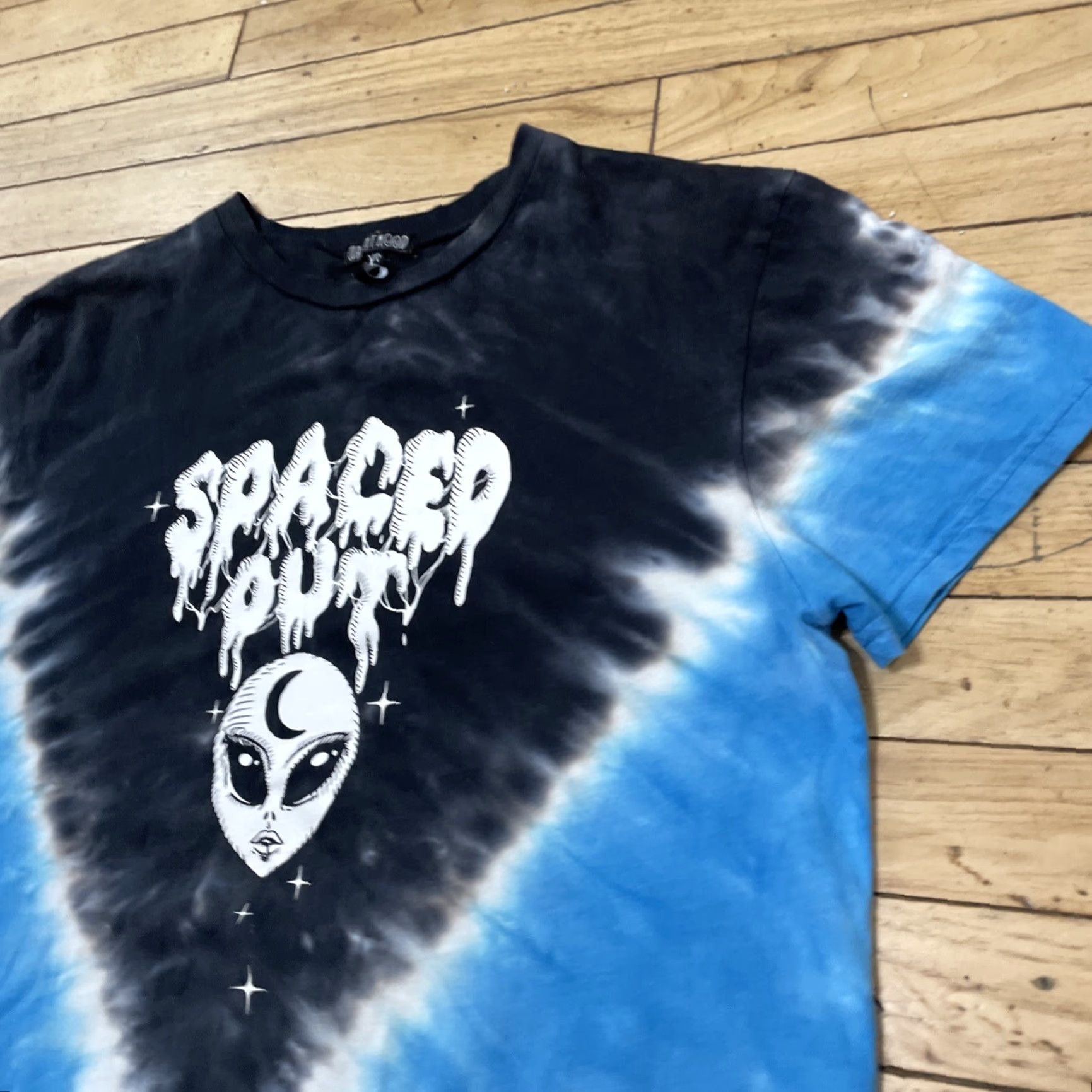 Current Mood CURRENT MOOD Alien Spaced Out T Shirt Graphic Tee Black Blue Tie Dye Crew Neck XS fits L Men Shirt Size US L / EU 52-54 / 3 - 7 Thumbnail