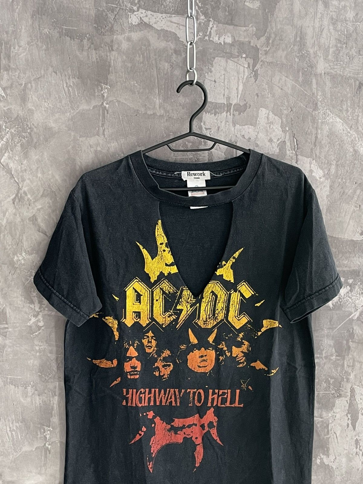 AC/DC × Band Tees × Vintage Vintage Y2K AC/DC Band Faded Grunge T-shirt Size US XL / EU 56 / 4 - 2 Thumbnail