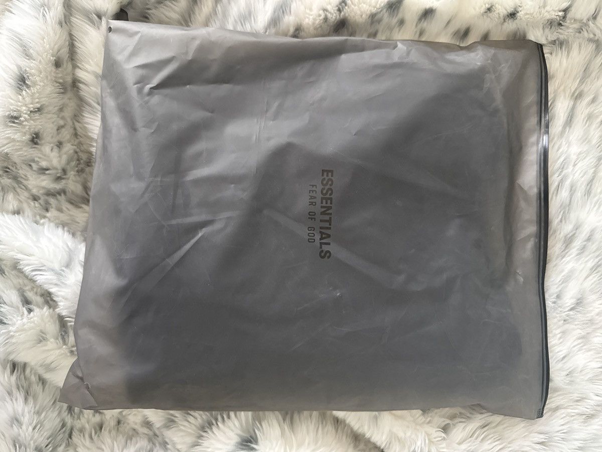 Essentials × Fear of God Essentials Crewneck- Black Size US S / EU 44-46 / 1 - 4 Thumbnail