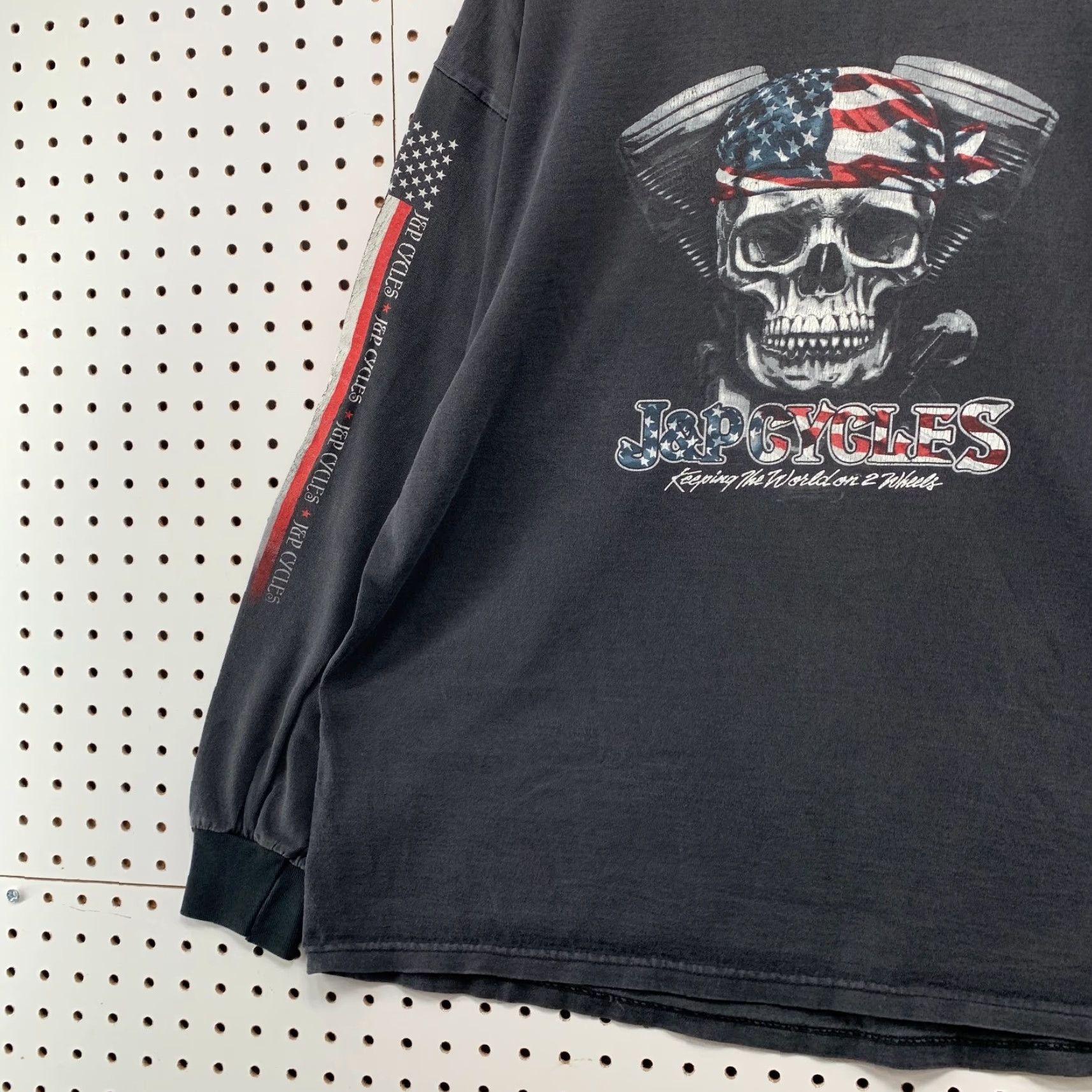 Gildan VINTAGE J&P Cycles Skull USA Flag T Shirt Mens XL Black Long Sleeve Crew Neck Cotton T-Shirt Mens XL Skull USA Flag 90s Motorcycle Graphic Size US XL / EU 56 / 4 - 4 Thumbnail