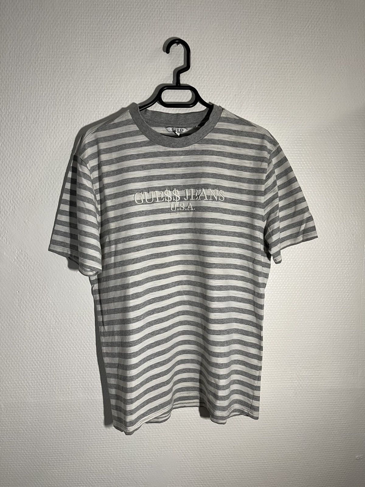 Guess Guess vintage tee size m Size US M / EU 48-50 / 2 - 1 Thumbnail