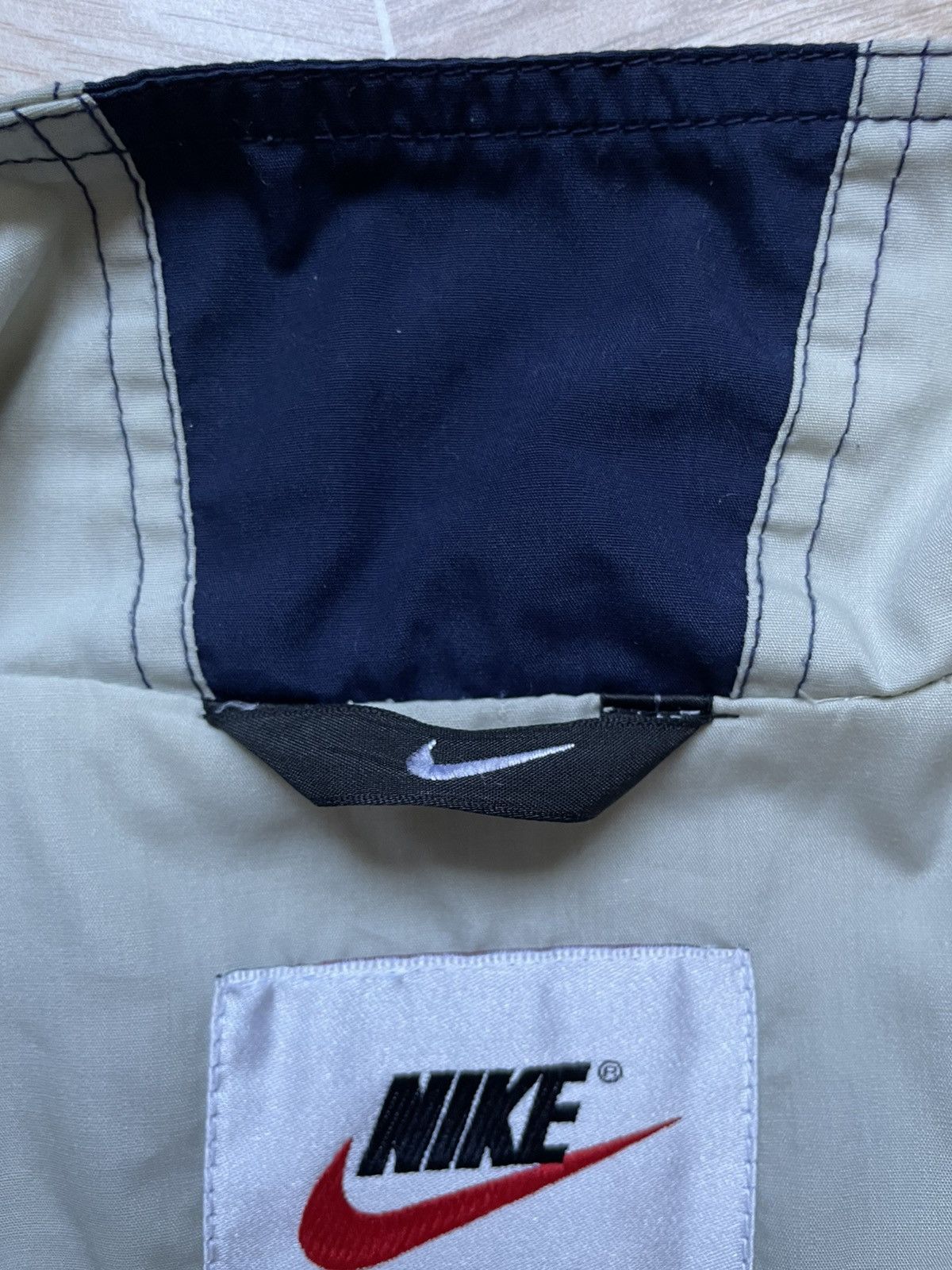 Nike Vintage 2000s Nike Jacket Mens Windbreaker Swoosh Logo Black Size US L / EU 52-54 / 3 - 13 Thumbnail