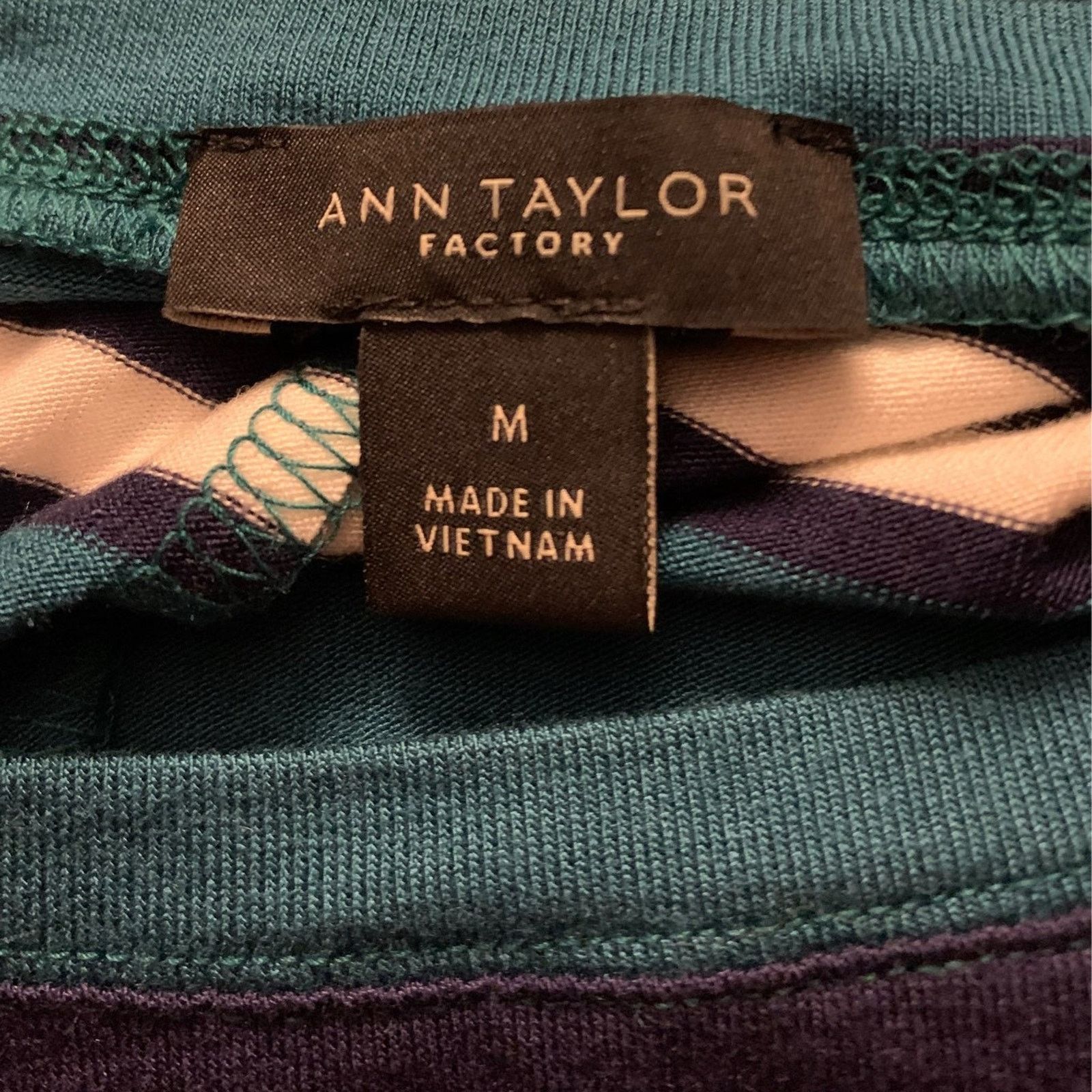Ann Taylor Ann Taylor Women's Medium Blouse Tie Knot Front 3/4 Sleeves Size M / US 6-8 / IT 42-44 - 9 Thumbnail