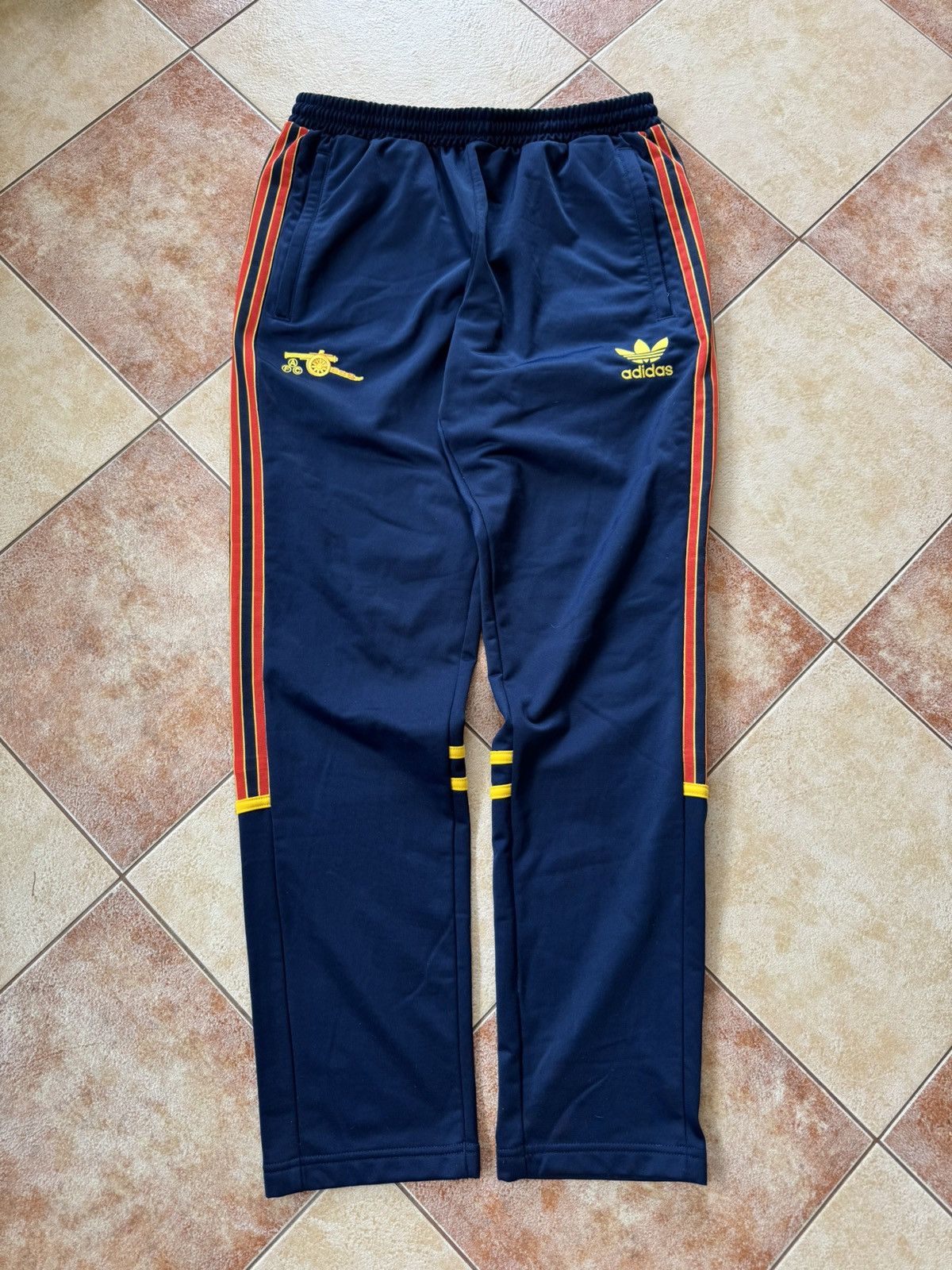 Adidas Arsenal 2021-2022 Adidas Soccer Track Pants Football Jersey Size US 32 / EU 48 - 1 Thumbnail