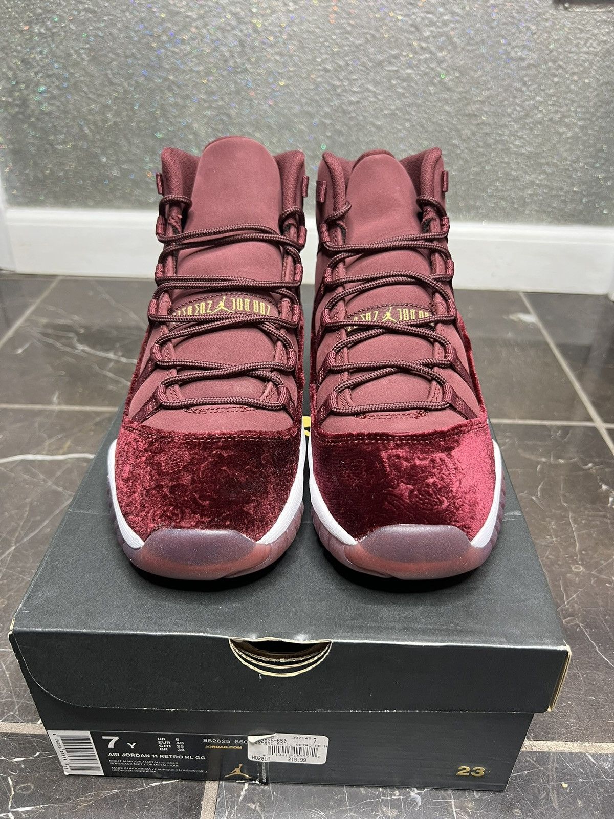 Jordan Brand Jordan Heiress 11s (2016) DS GS 7Y! Size US 7 / EU 40 - 1 Thumbnail