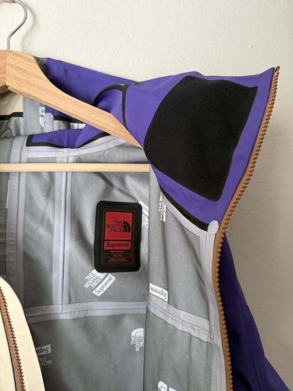 Supreme × The North Face Supreme SS24 The North Face Split Shell Jacket Tan/Purple XL Size US XL / EU 56 / 4 - 10 Thumbnail