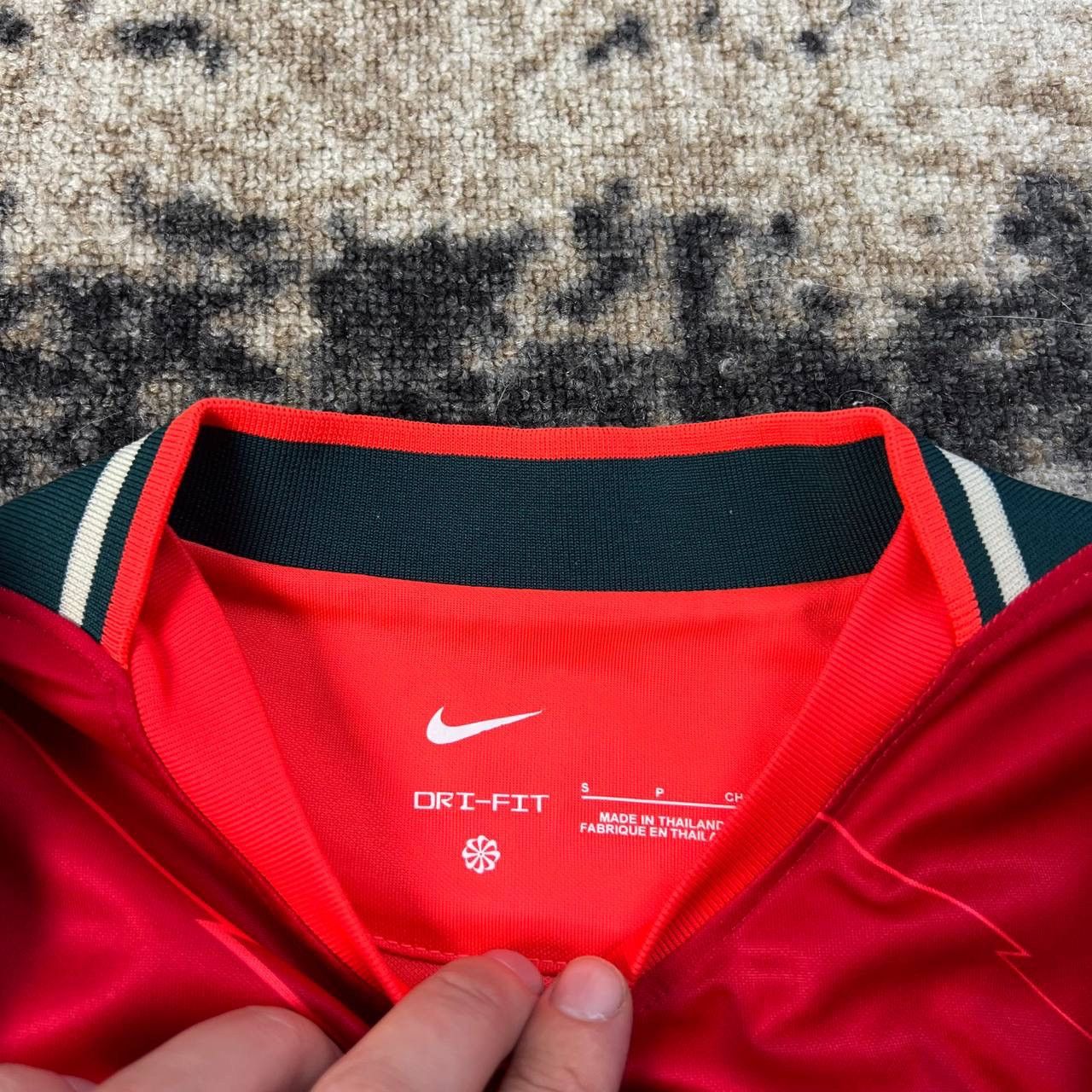 Nike Nike Liverpool Vintage Home Soccer Jersey Size US S / EU 44-46 / 1 - 4 Thumbnail