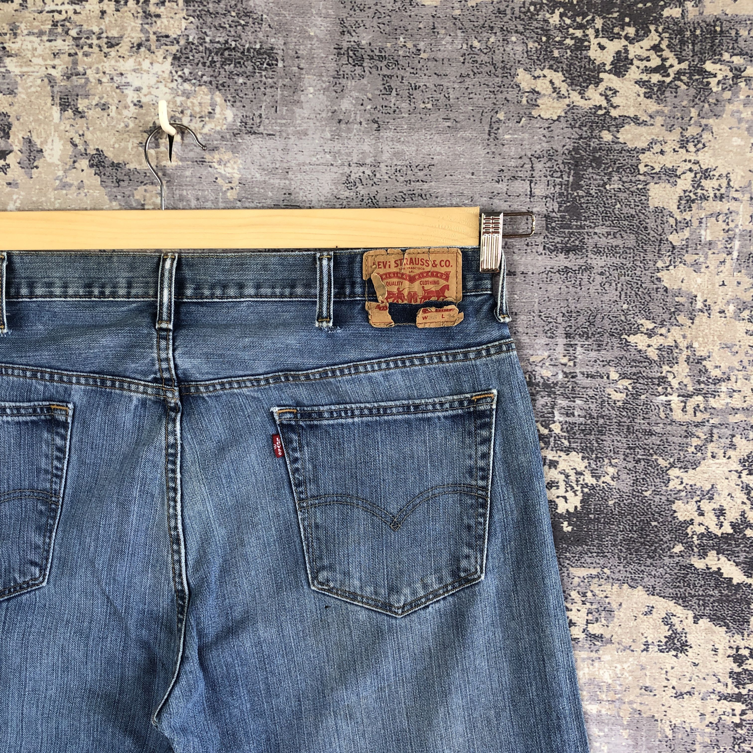 Levi's Vintage Levis 569 Light Wash Jeans Levi's Faded Baggy Denim Size US 40 / EU 56 - 5 Thumbnail