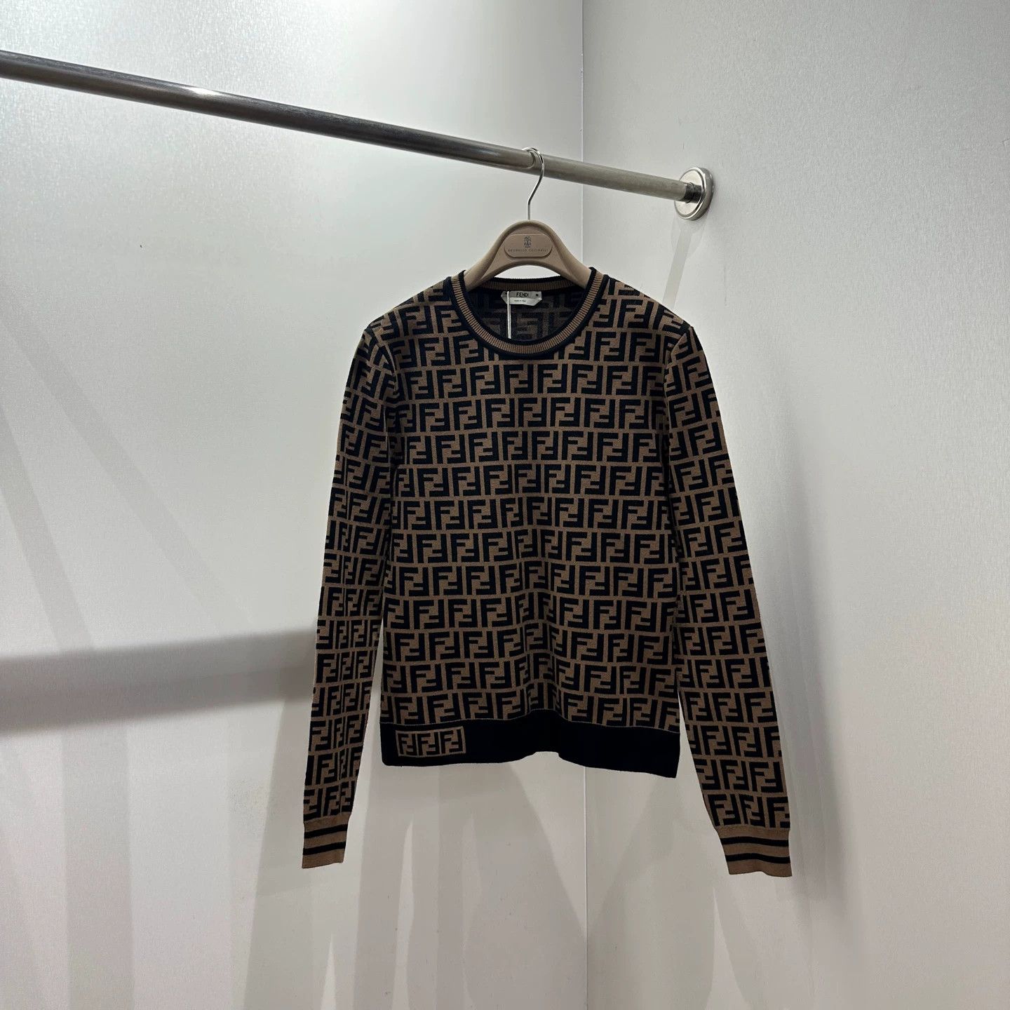 Fendi Fendi FF knit long-sleeve 44 viscose Size M / US 6-8 / IT 42-44 - 1 Thumbnail