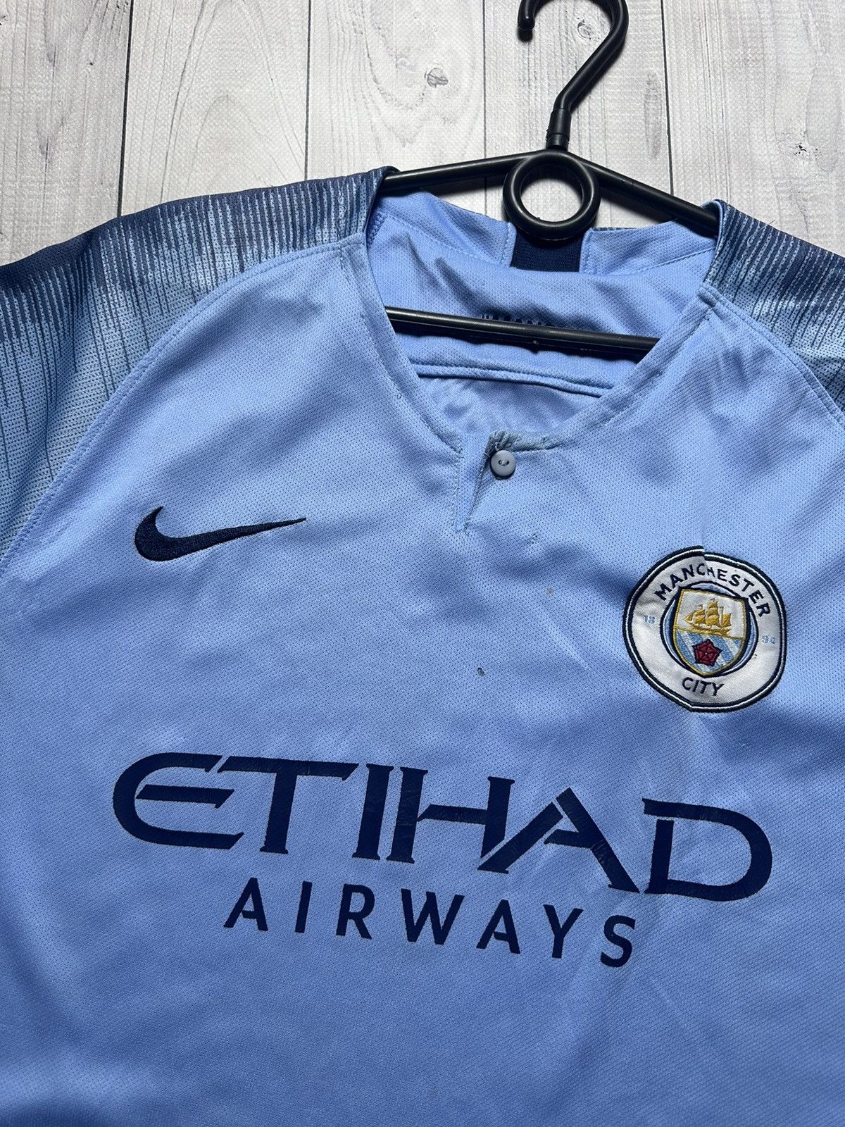 Vintage Manchester City soccer tee blue logo distressed Size US M / EU 48-50 / 2 - 6 Thumbnail