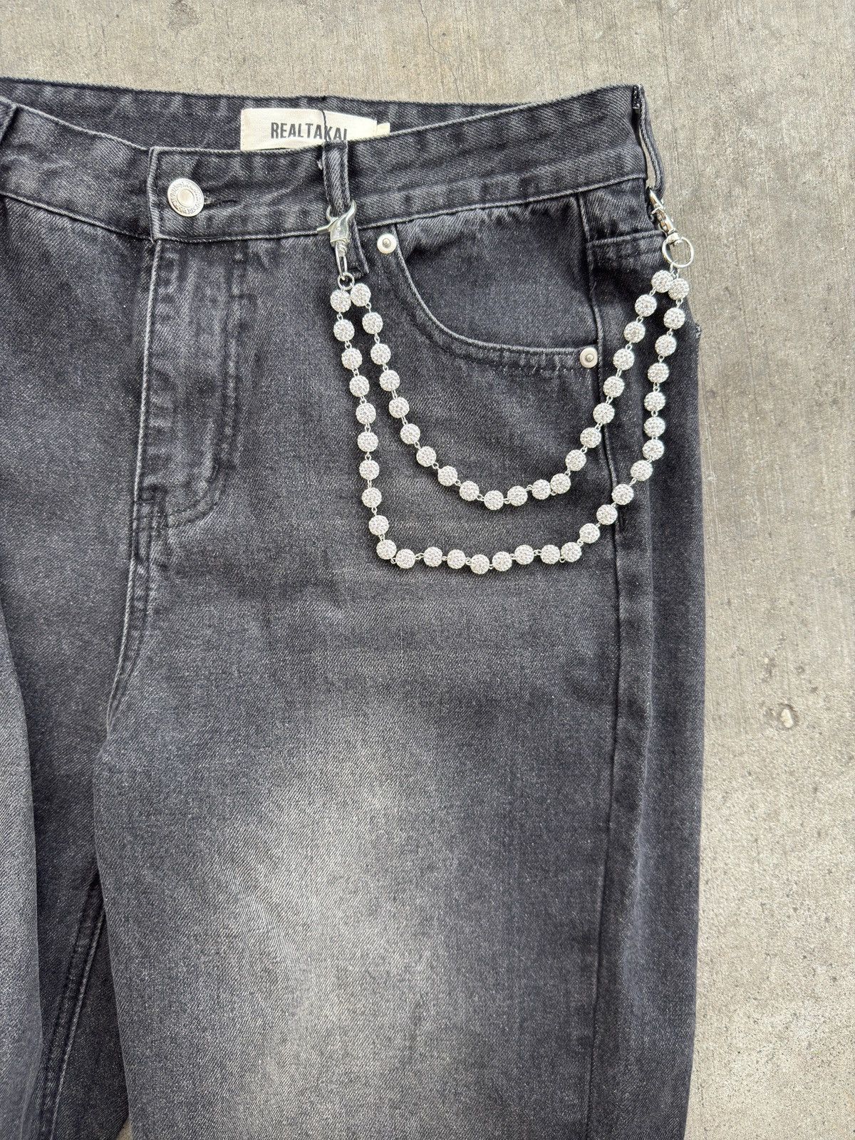 Japanese Brand Crystal Cluster Wallet Chain (White⚪️) Size ONE SIZE - 2 Thumbnail