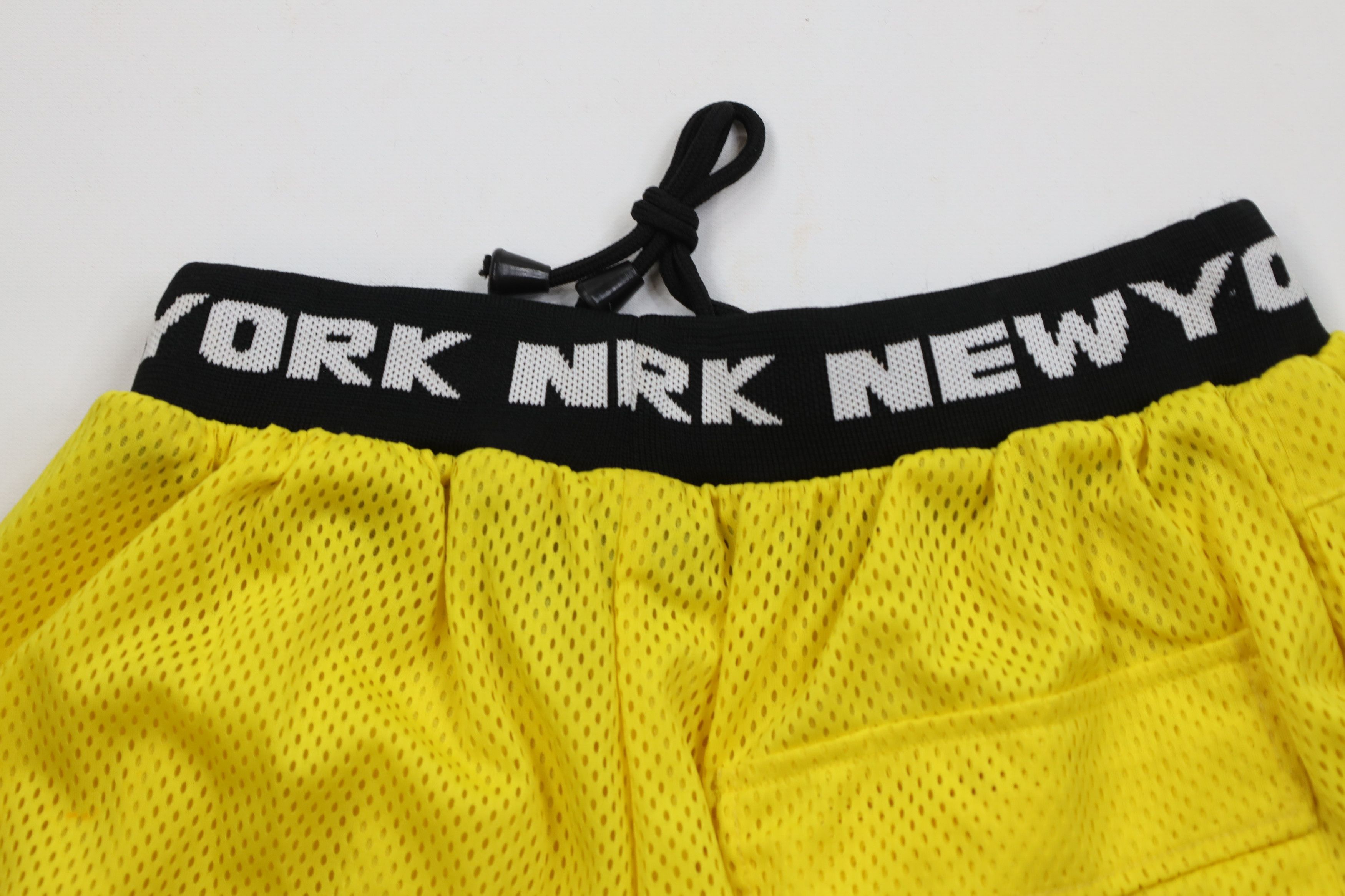 Vintage Deadstock Vintage 90s Y2K Streetwear New York Cargo Shorts Size US 32 / EU 48 - 9 Thumbnail