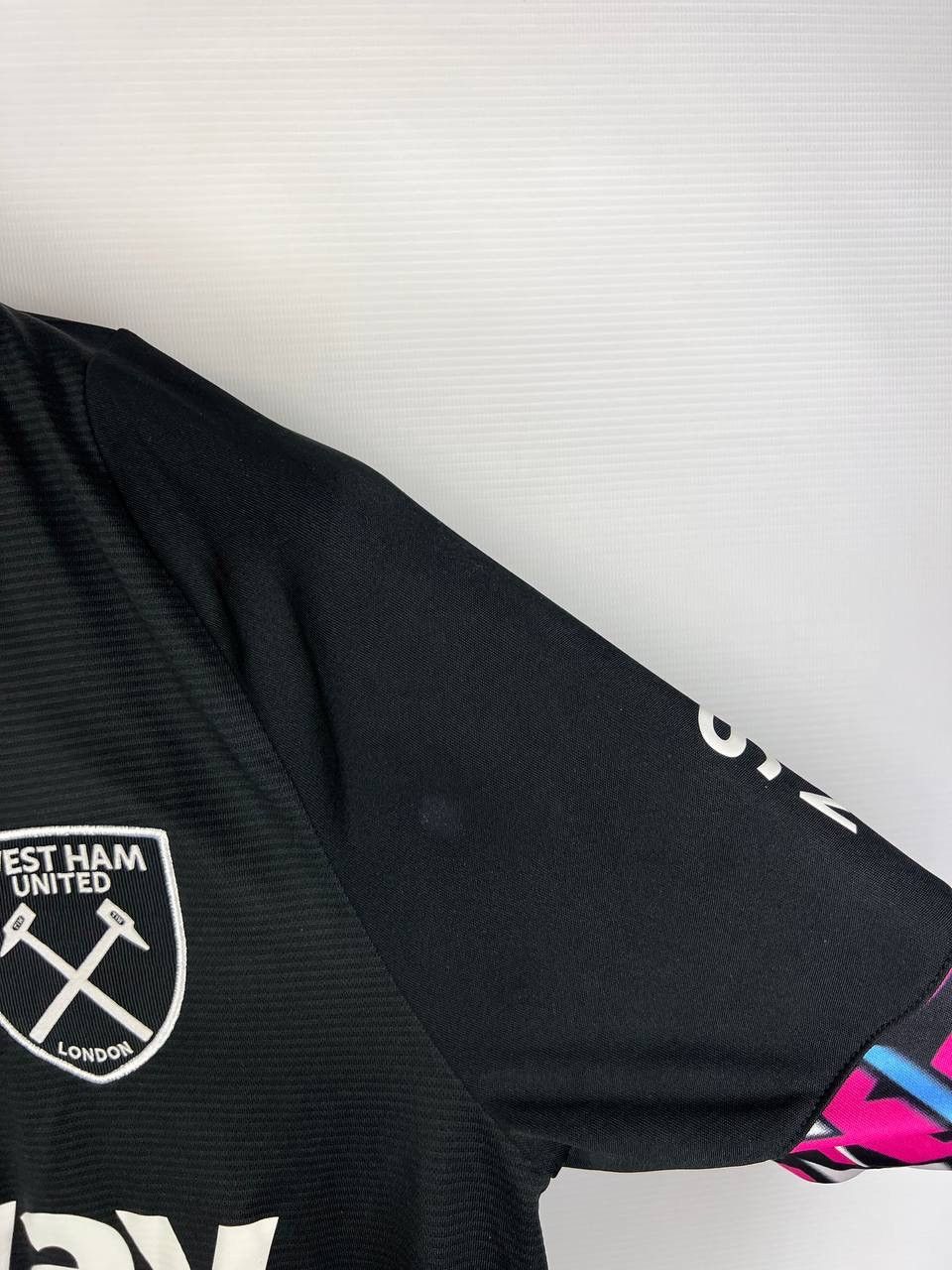 Umbro West ham United Umbro 2022-23 jersey size S Size US S / EU 44-46 / 1 - 8 Thumbnail