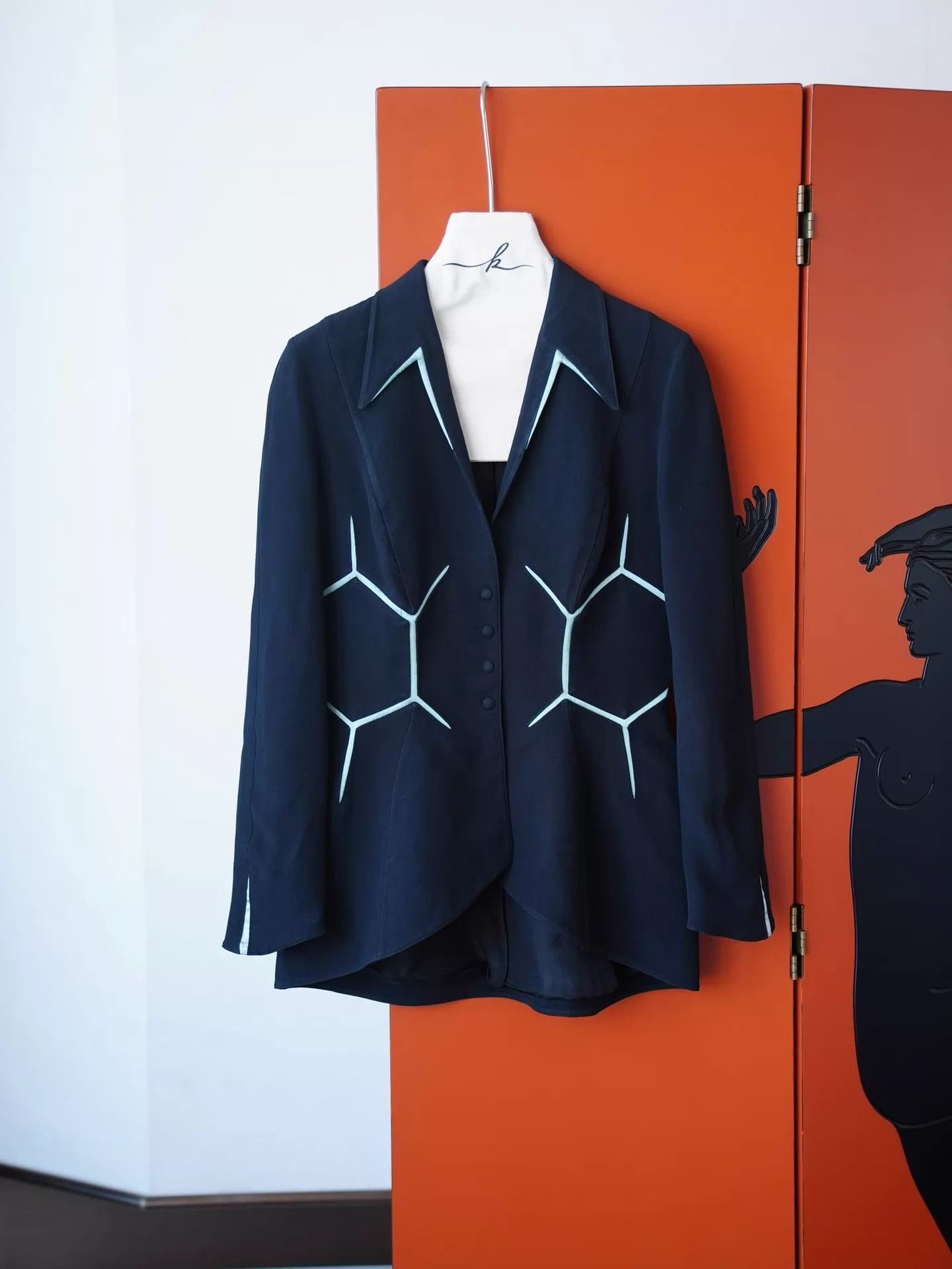 Thierry Mugler Thierry Mugler Vintage B&G Gothic T Shell Waist Blazer Size S / US 4 / IT 40 - 2 Thumbnail