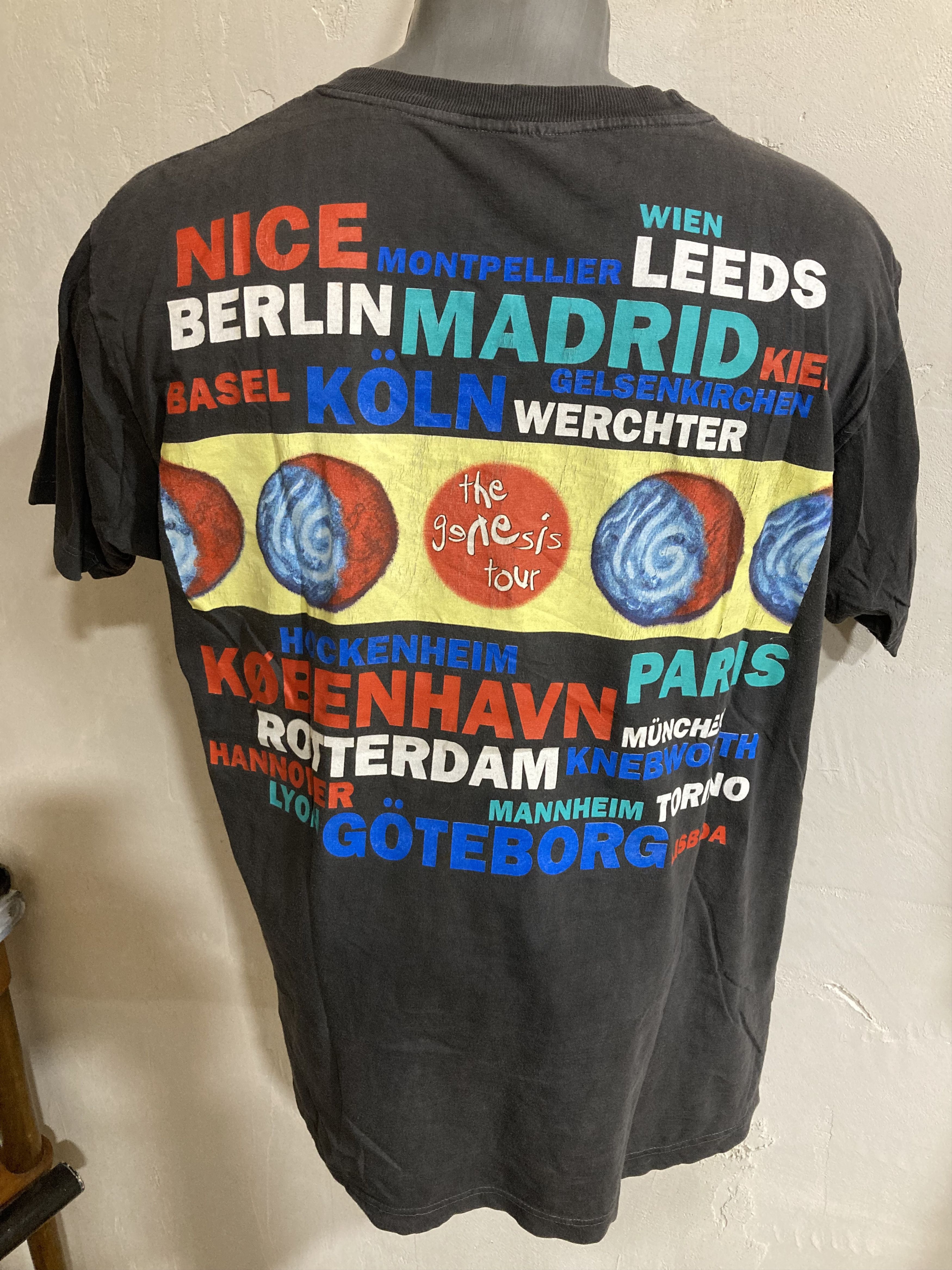 Band Tees Vintage Genesis 1992 ‘European Tour’ Tee Double Sided Size US XL / EU 56 / 4 - 2 Thumbnail
