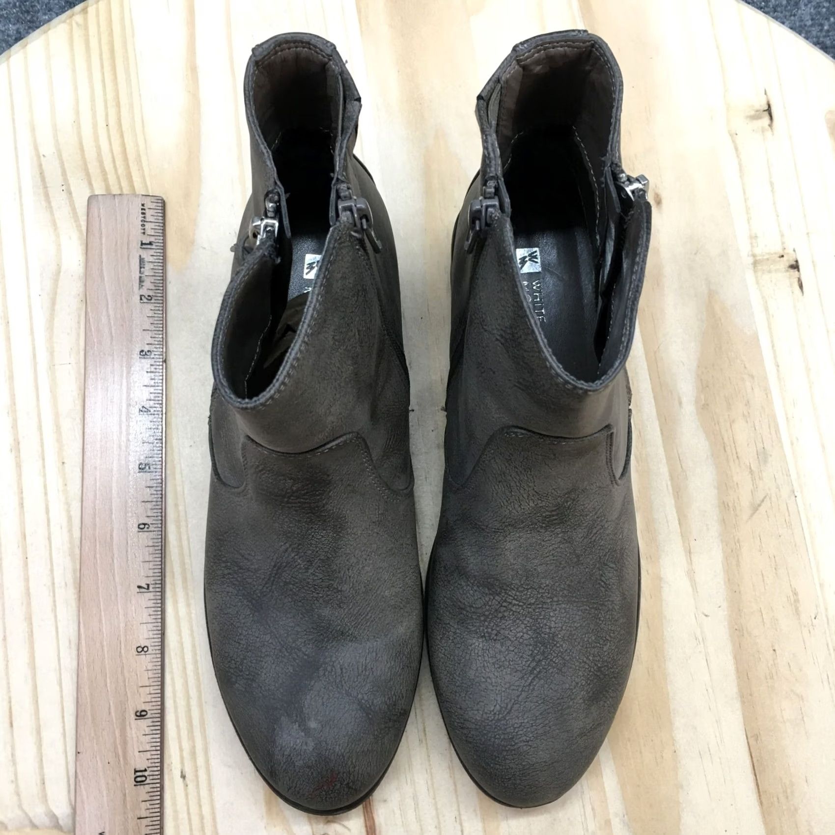 Vintage White Mountain Boots Womens 7.5M Barlow Ankle Booties Gray Faux Leather Side Zip Leather Ankle Bootie Womens Shoes Gray 80s? Size US 8 / IT 38 - 6 Thumbnail