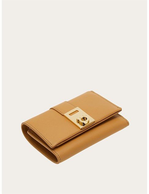 Salvatore Ferragamo o1s1rm0526 Size : OS / Wallet in Brown Size ONE SIZE - 3 Thumbnail