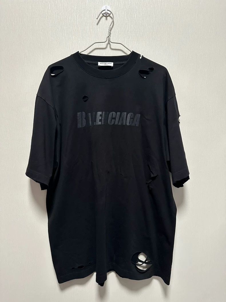Balenciaga Balenciaga Balenciaga Distressed Black Logo Short Sleeve S Size US XS / EU 42 / 0 - 1 Thumbnail