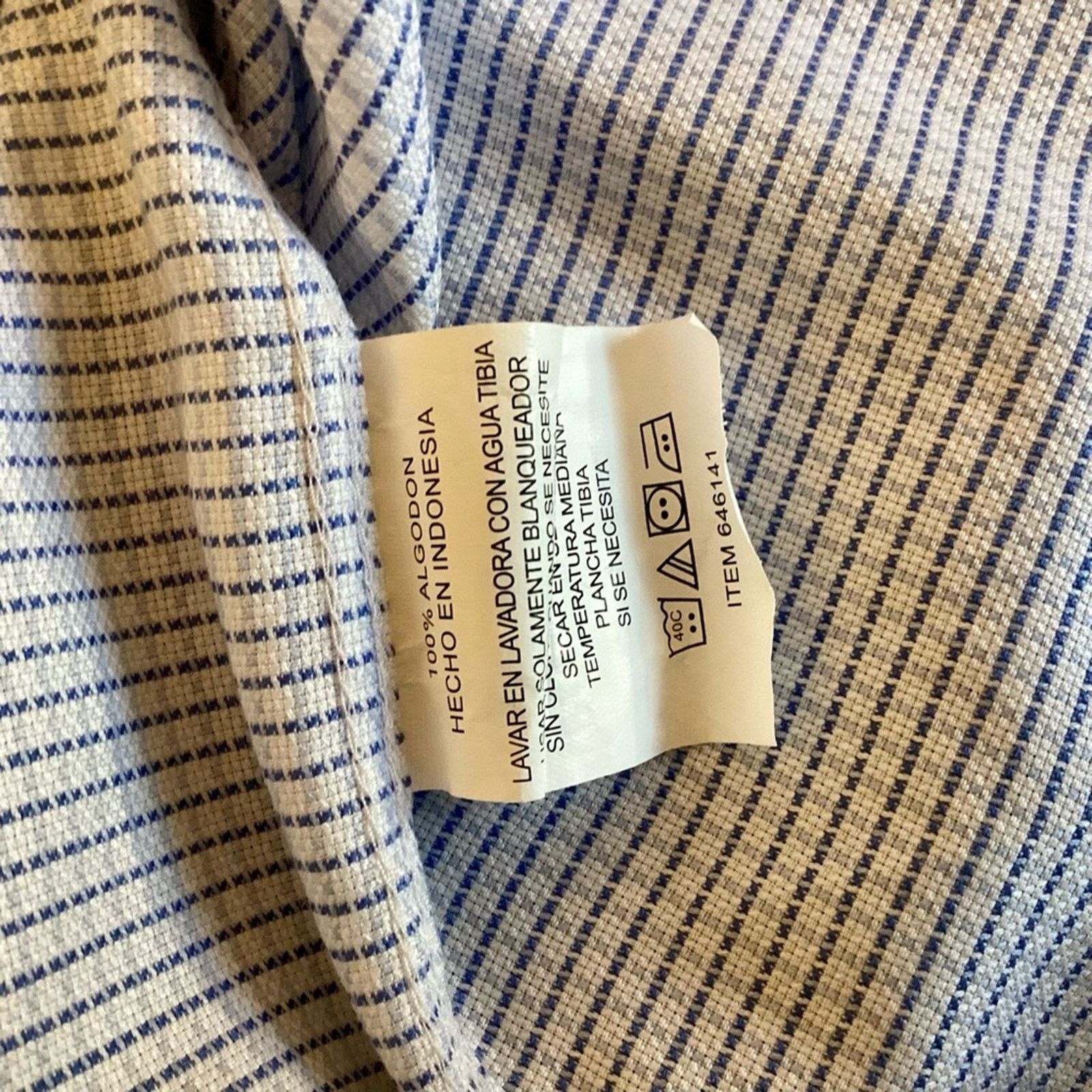Kirkland Signature Kirkland Signature Button Down Size US XL / EU 56 / 4 - 4 Thumbnail