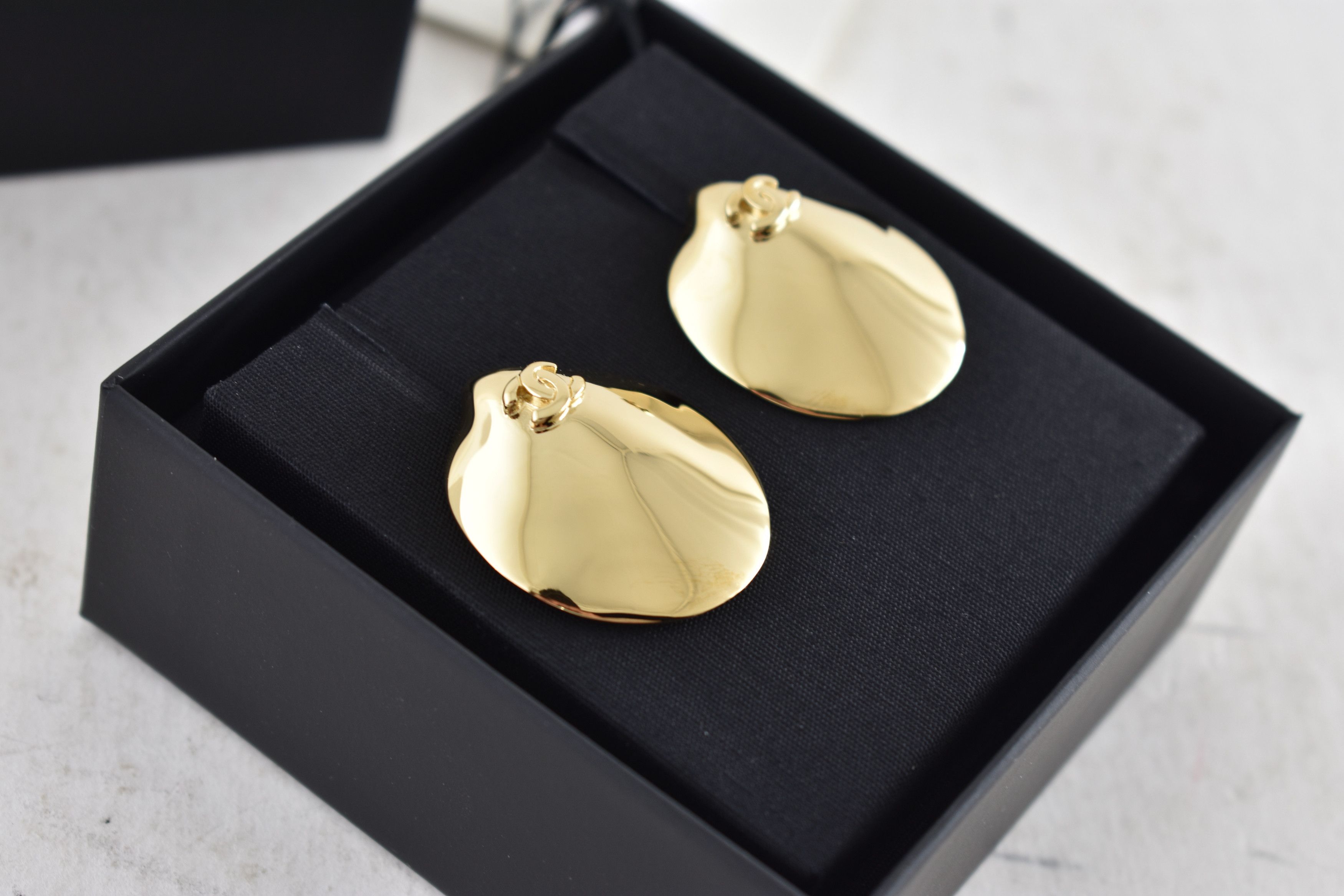 Chanel 26M Coco Beach Shell Seashell CC Logo Dangle Drop Earrings Size ONE SIZE - 10 Thumbnail