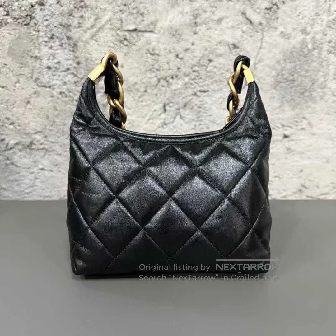 Chanel Chanel Black Hobo Bag with Golden Chain. Size ONE SIZE - 3 Thumbnail