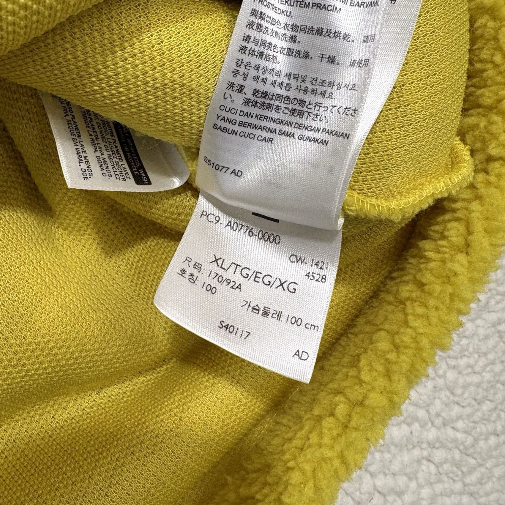 Levi's Levi's Sweatshirt Pullover Womens XL Yellow Fleece Turtleneck Logo Size XL / US 12-14 / IT 48-50 - 4 Thumbnail