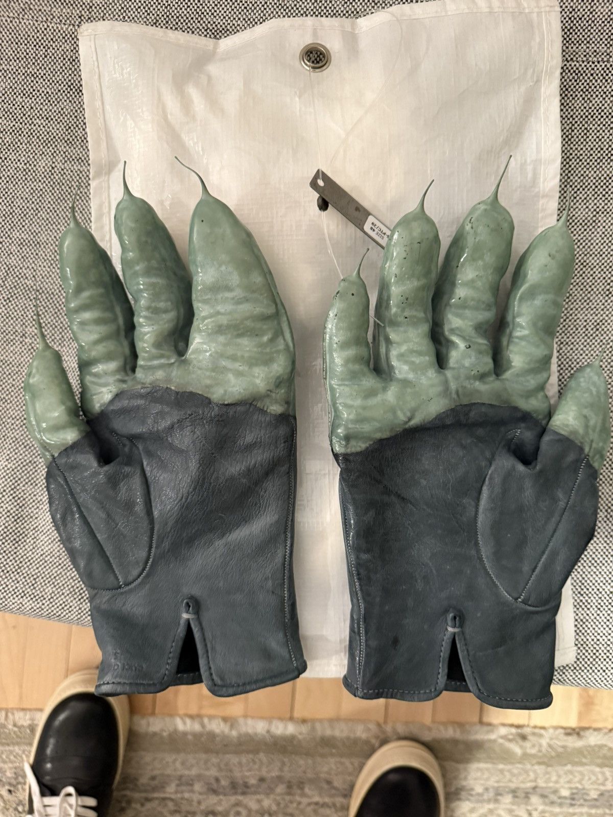 Carol Christian Poell Carol Christan Poell CCP Gloves sz1 Size ONE SIZE - 6 Thumbnail