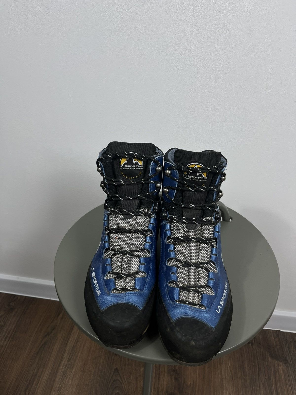 La Sportiva La Sportiva Gore-Tex Mountain Boots Black EU 43 Vibram Sole Size US 10 / EU 43 - 8 Thumbnail