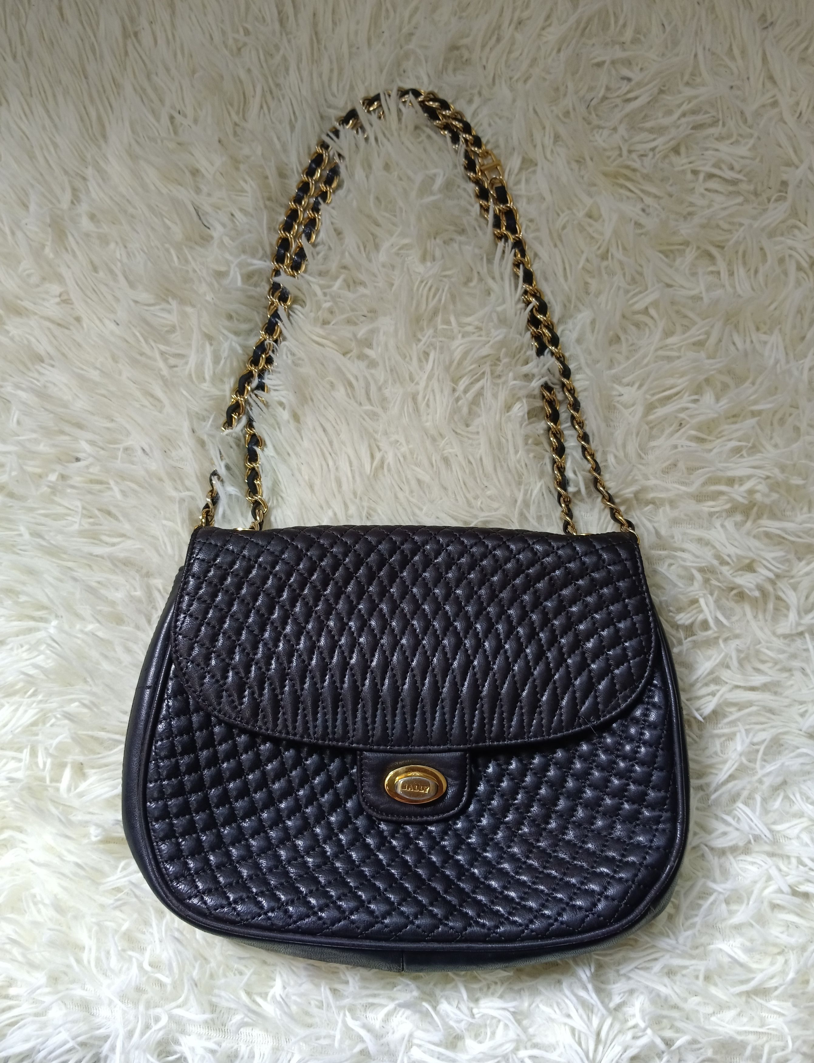 Bally BALLY Vintage Quilted Flap Bag with Gold Chain Strap Size ONE SIZE - 2 Thumbnail