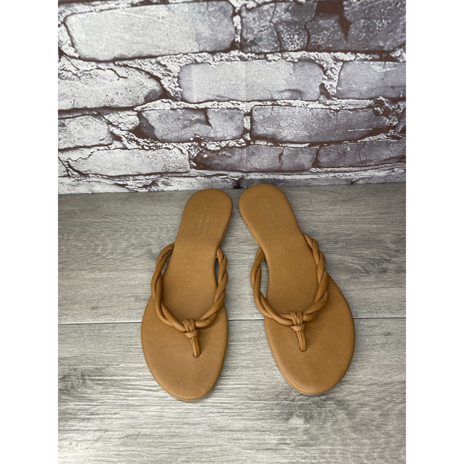 Saks Fifth Avenue Saks Fifth Avenue Italy Brown Leather Thong Slides Sandals W Size US 9 / IT 39 - 1 Thumbnail