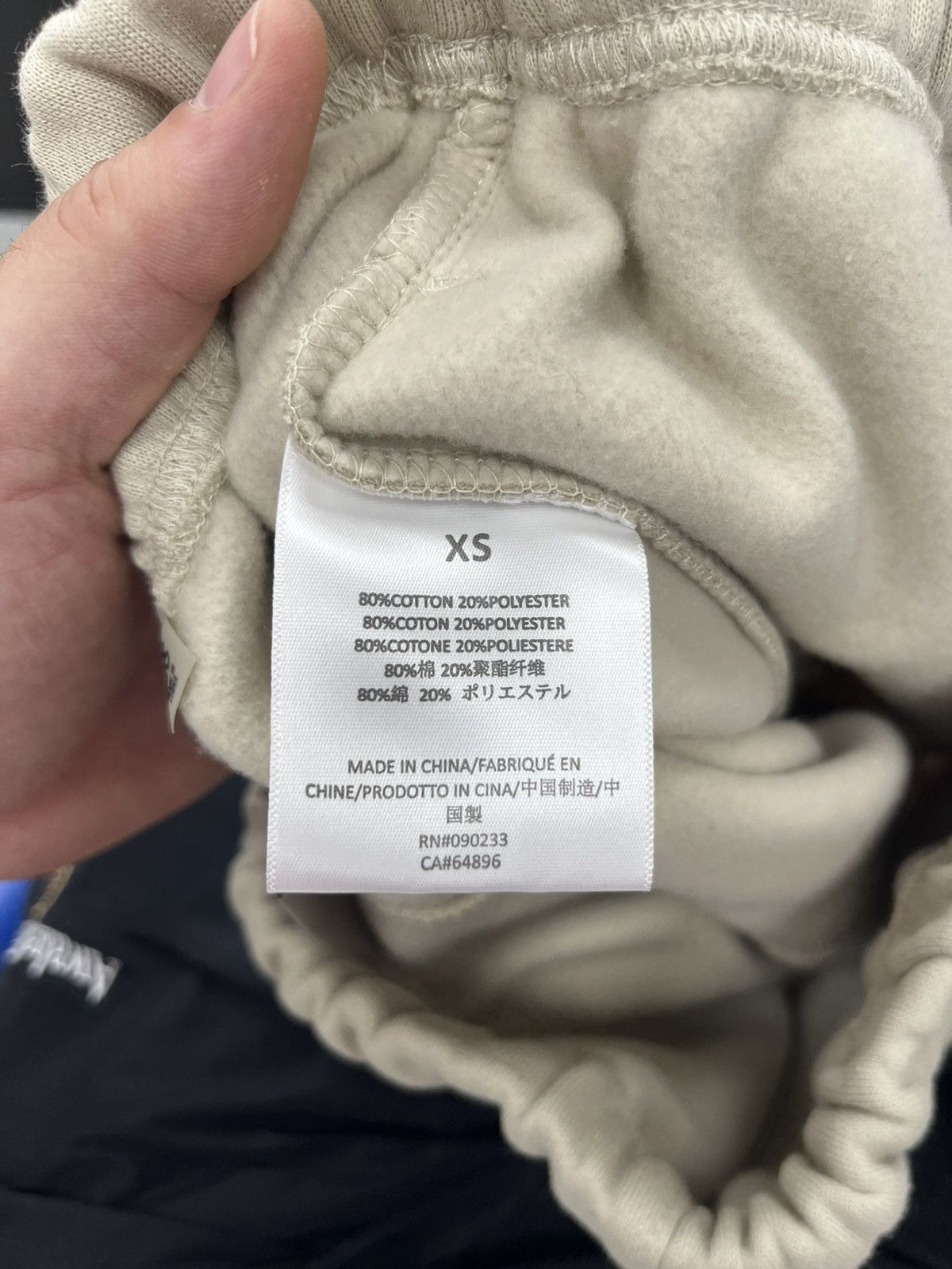 Essentials Fear of God Essentials Shorts "Wheat" Size US 26 / EU 42 - 4 Thumbnail