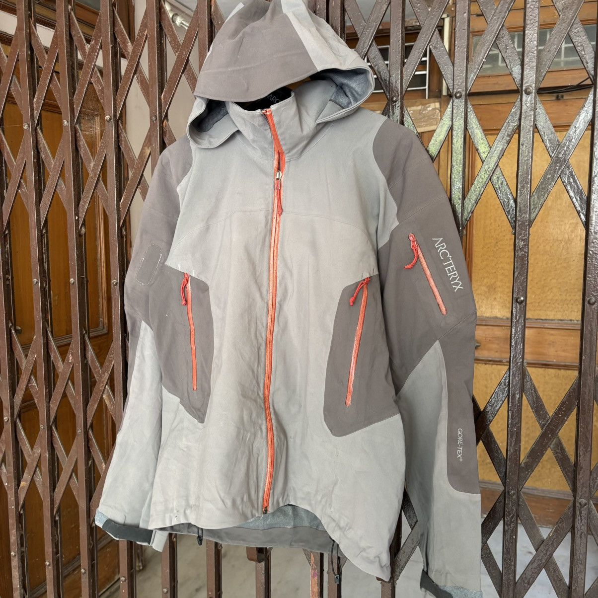 Arc'teryx Vintage Arcteryx Stingray GTX ‘Gunmetal’ Jacket Size US M / EU 48-50 / 2 - 2 Thumbnail