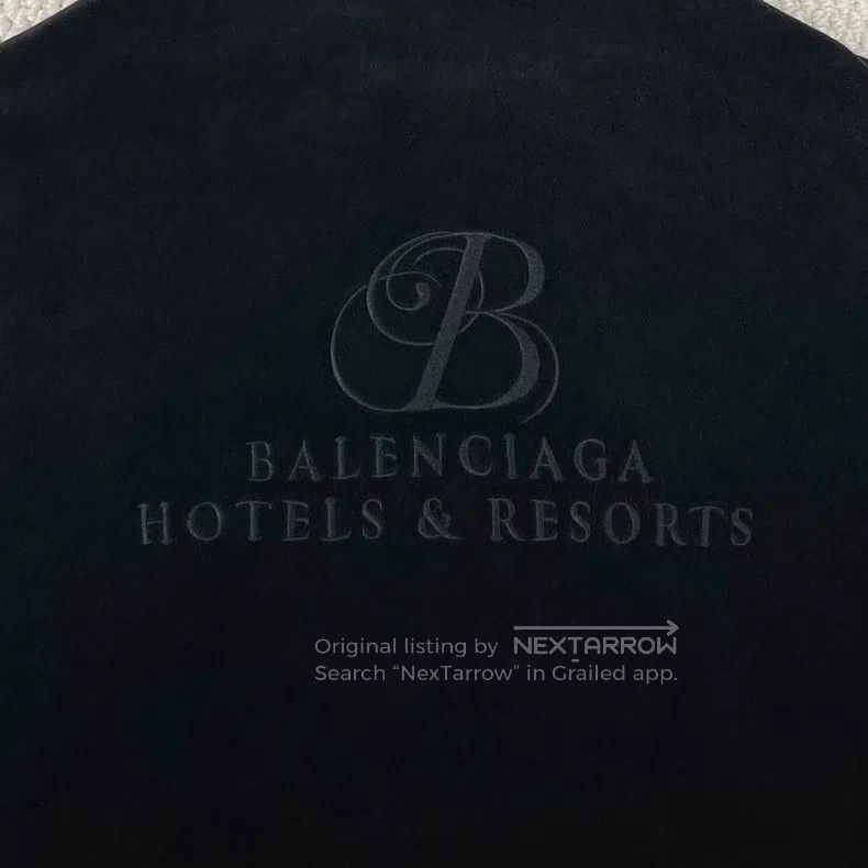 Balenciaga Balenciaga Black Velvet Embroidered Letter Logo Short Zipp Size US L / EU 52-54 / 3 - 5 Thumbnail