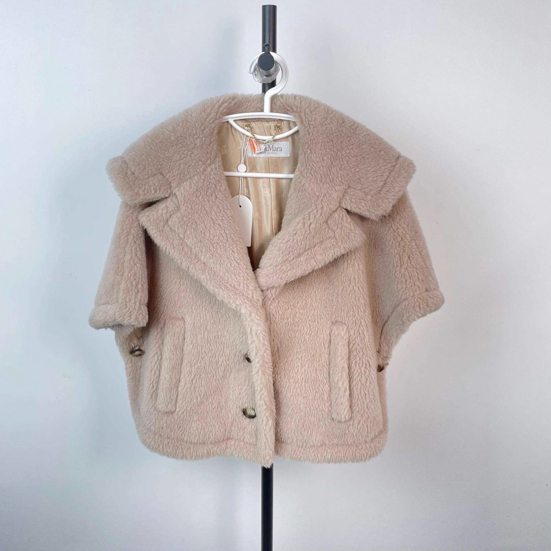 Max Mara Max Mara Teddy Bear Cape Short Coat 165/88A Size M / US 6-8 / IT 42-44 - 1 Thumbnail