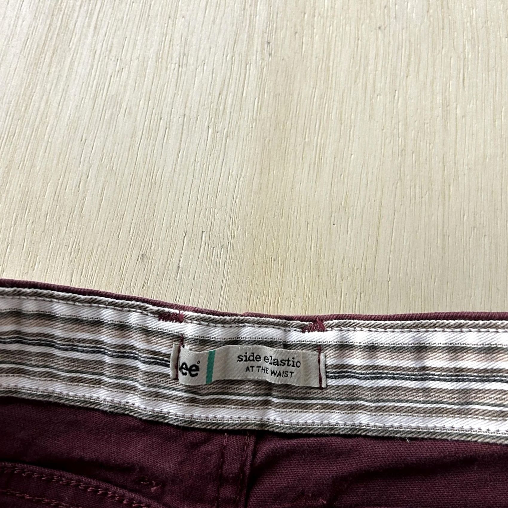 Lee Lee Jeans Side Elastic 14 Short Dark Red Relaxed Straight Stretch Denim Womens Jeans Size 36" / US 14 / IT 50 - 2 Thumbnail