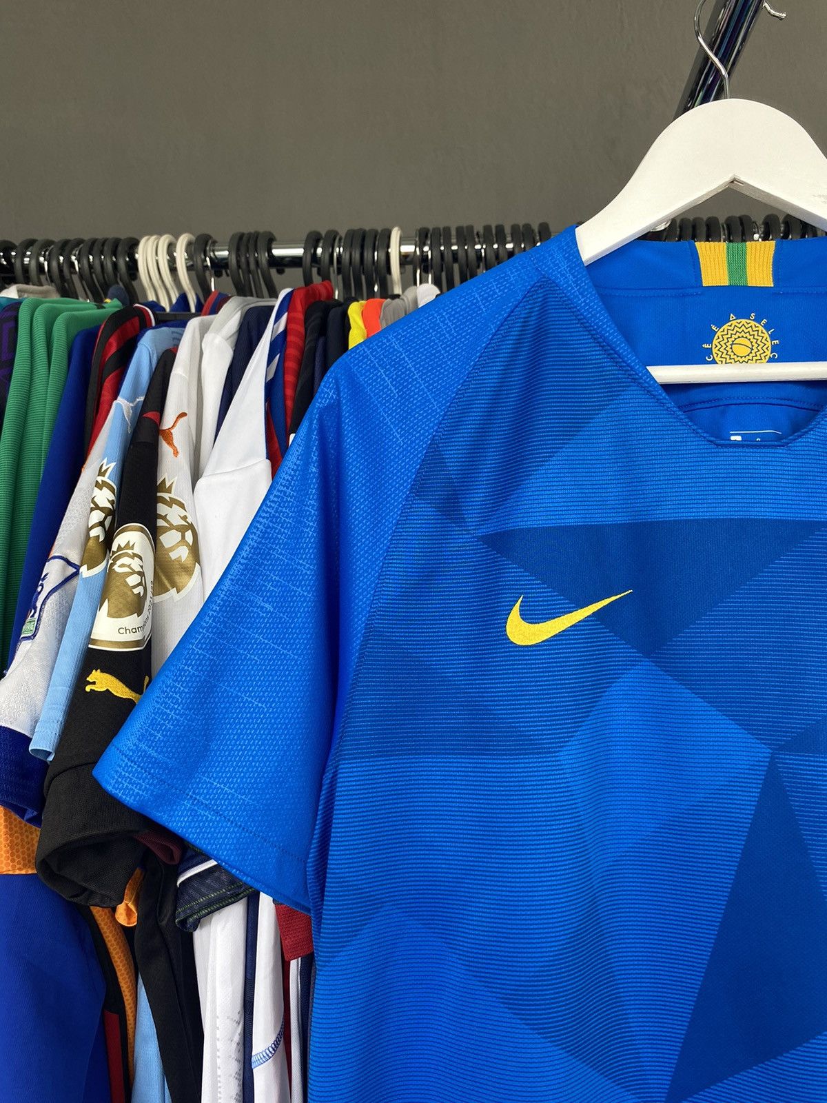 Vintage 2018/19 NIKE BRASIL AWAY SOCCER SHIRT JERSEY Size US L / EU 52-54 / 3 - 3 Thumbnail