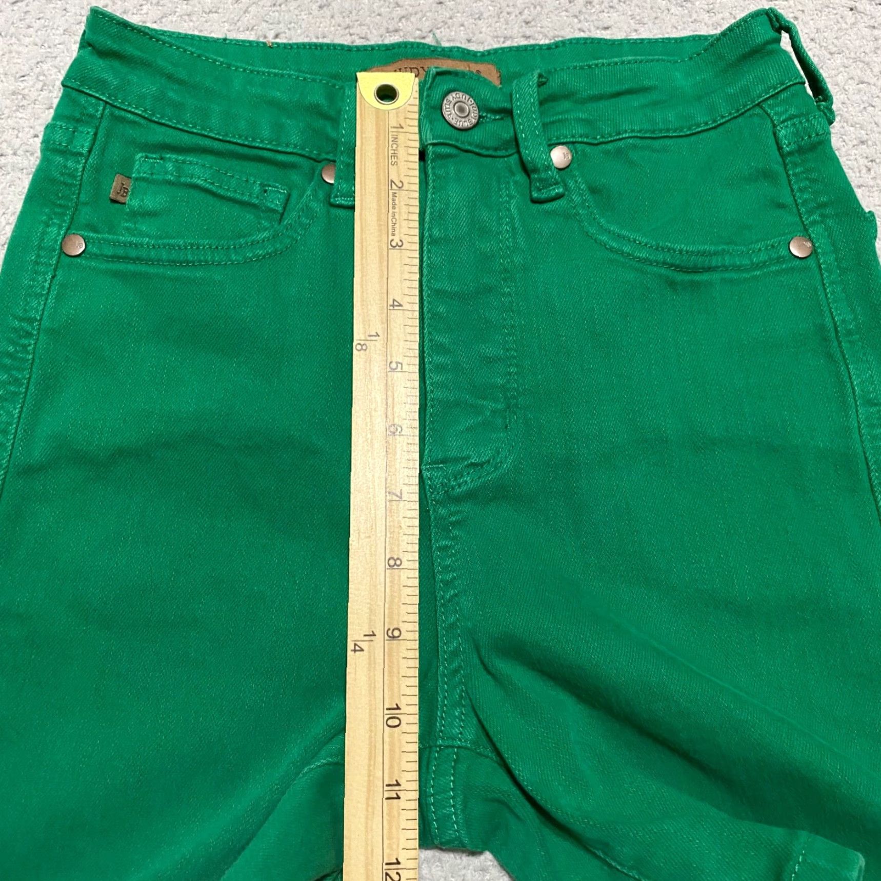 Vintage Judy Blue Womens Bermuda Shorts Green Denim High Rise 6 in Inseam 6" Button Front Flat Front 5-Pocket Stretch Casual Summer Spring Fall Womens Size 28" / US 6 / IT 42 - 6 Thumbnail