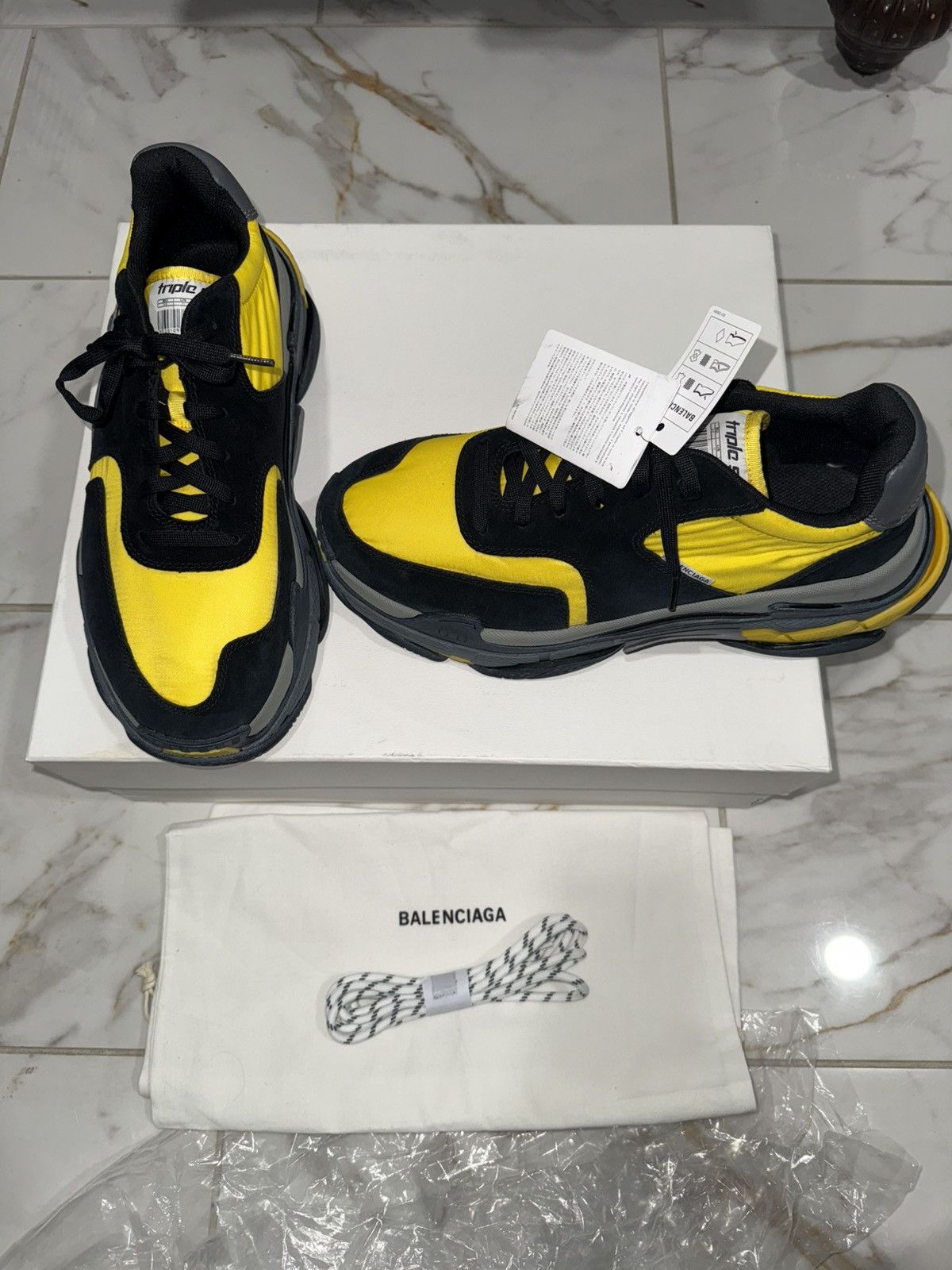Balenciaga Balenciaga Triple S Size US 11 / EU 44 - 1 Thumbnail