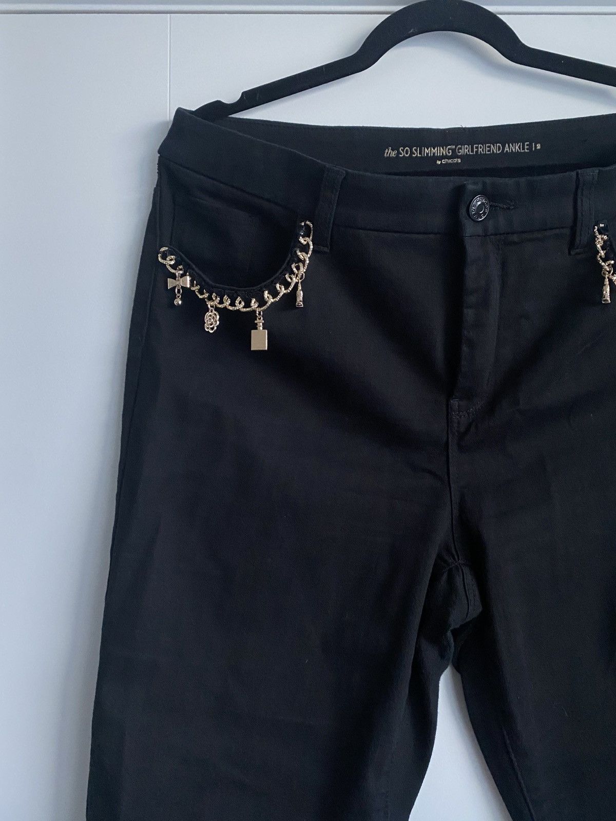 Chicos Chico's Black Charm Girlfriend Ankle Jean Used Size 26" / US 2 / IT 38 - 2 Thumbnail