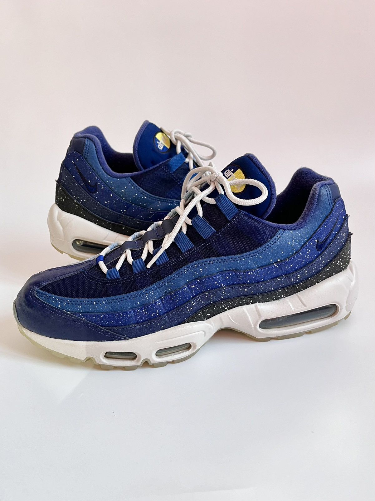 Nike Nike Air Max 95 “Day and Night” Size US 11 / EU 44 - 1 Thumbnail