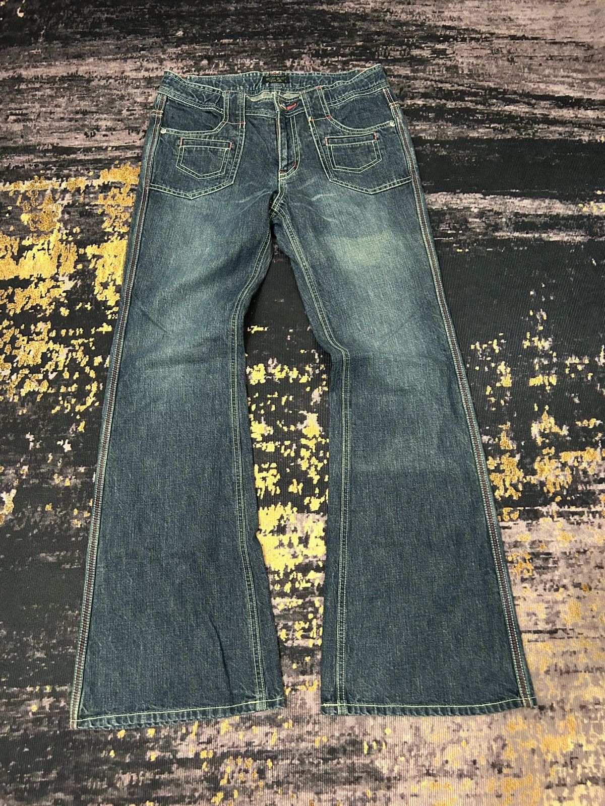 Angel Blue Vintage Angel Blue One Star Pocket Back Wash Flare Jeans Size US 29 - 2 Thumbnail