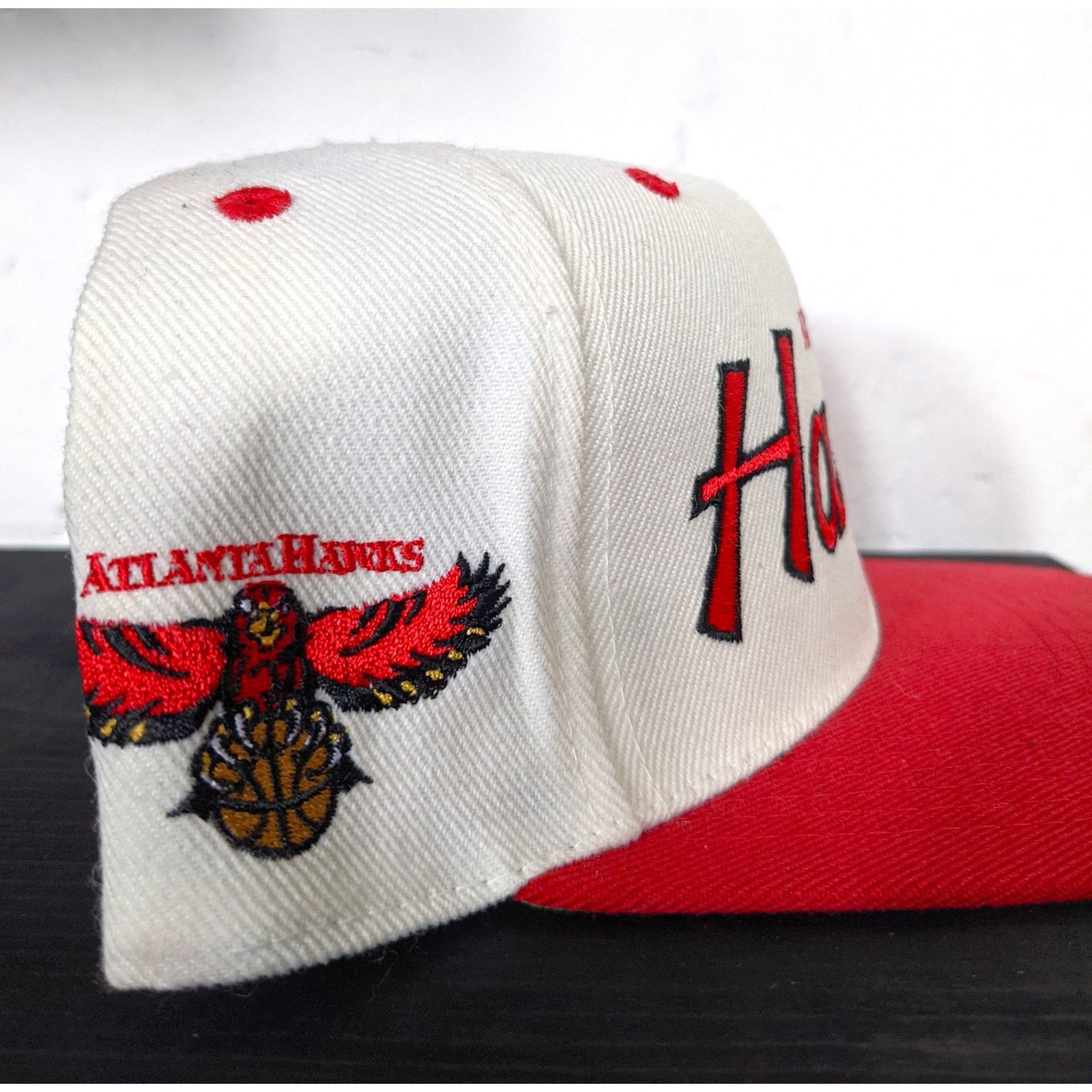 NBA × Sports Specialties NWT Atlanta Hawks 90s SCRIPT Specialties snapback NBA vtg Size ONE SIZE - 1 Thumbnail
