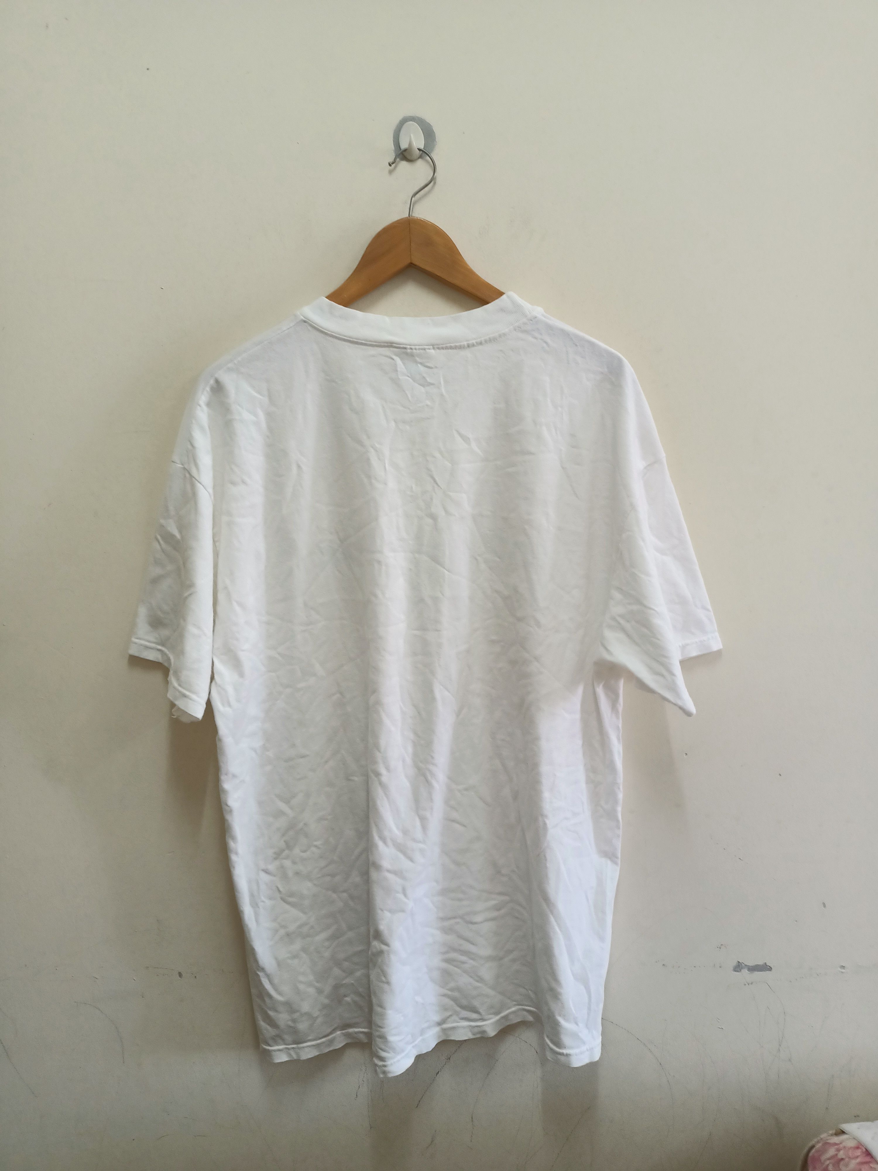Hanes Vintage LeSportsac Made in USA t-shirt Size US XL / EU 56 / 4 - 7 Thumbnail