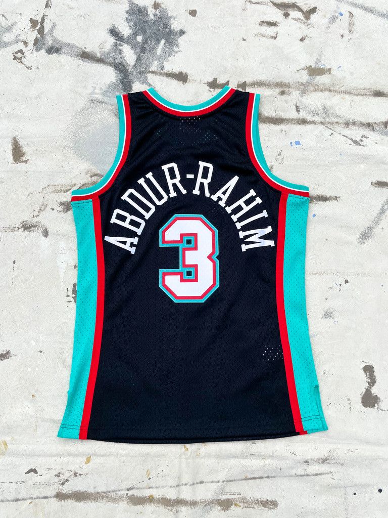 Mitchell & Ness Shareef Abdur- Rahim Vancouver Grizzles Jersey Size US M / EU 48-50 / 2 - 2 Thumbnail