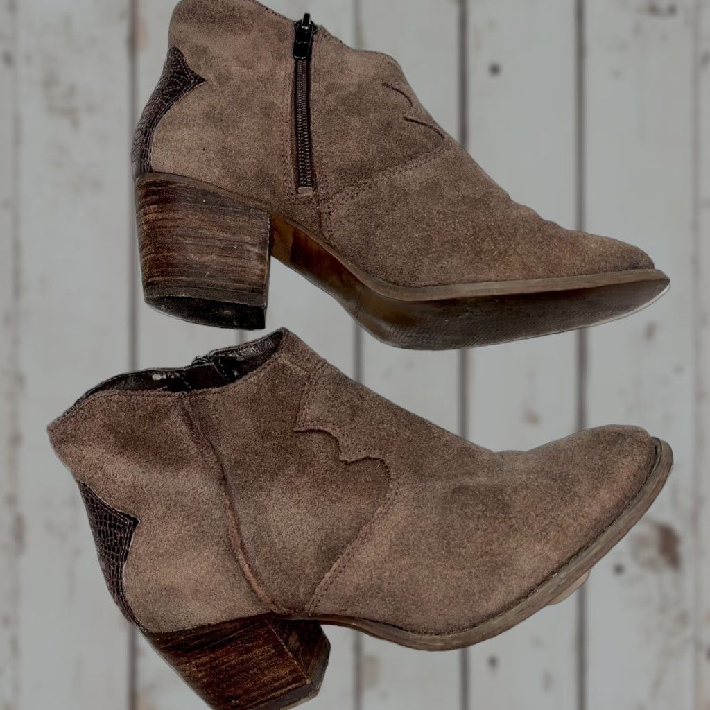 Marc Fisher Marc Fisher BROWN SUEDE WESTERN Leather Ankle BOOTS 2” Heels Women’s Size 7.5 M Brown Suede Ankle Boots Western Zip Pointed Toe Size US 8 / IT 38 - 1 Thumbnail