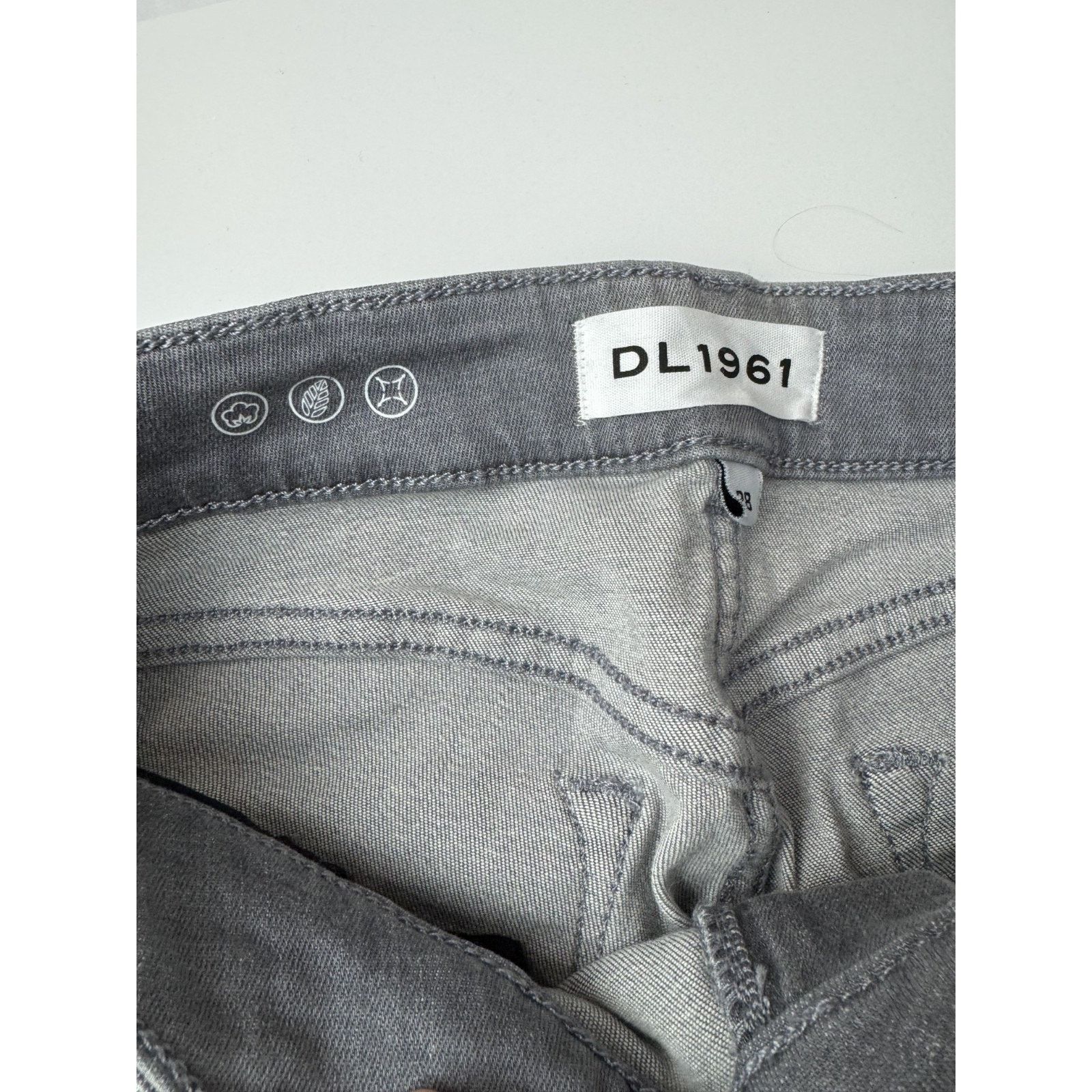 DL1961 DL1961 Jeans Emma Power Legging Gray Whisker Wash Grunge 28 Size 28" / US 6 / IT 42 - 7 Thumbnail